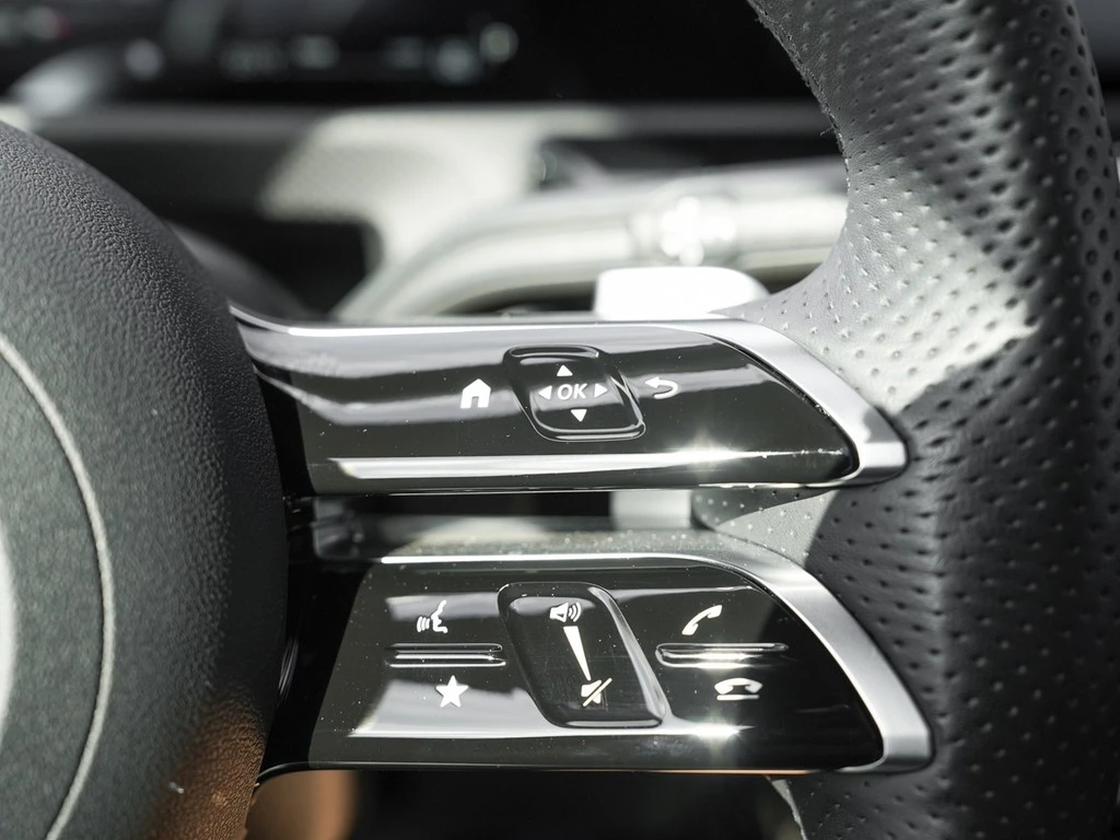 Mercedes-Benz-CLA-image-15