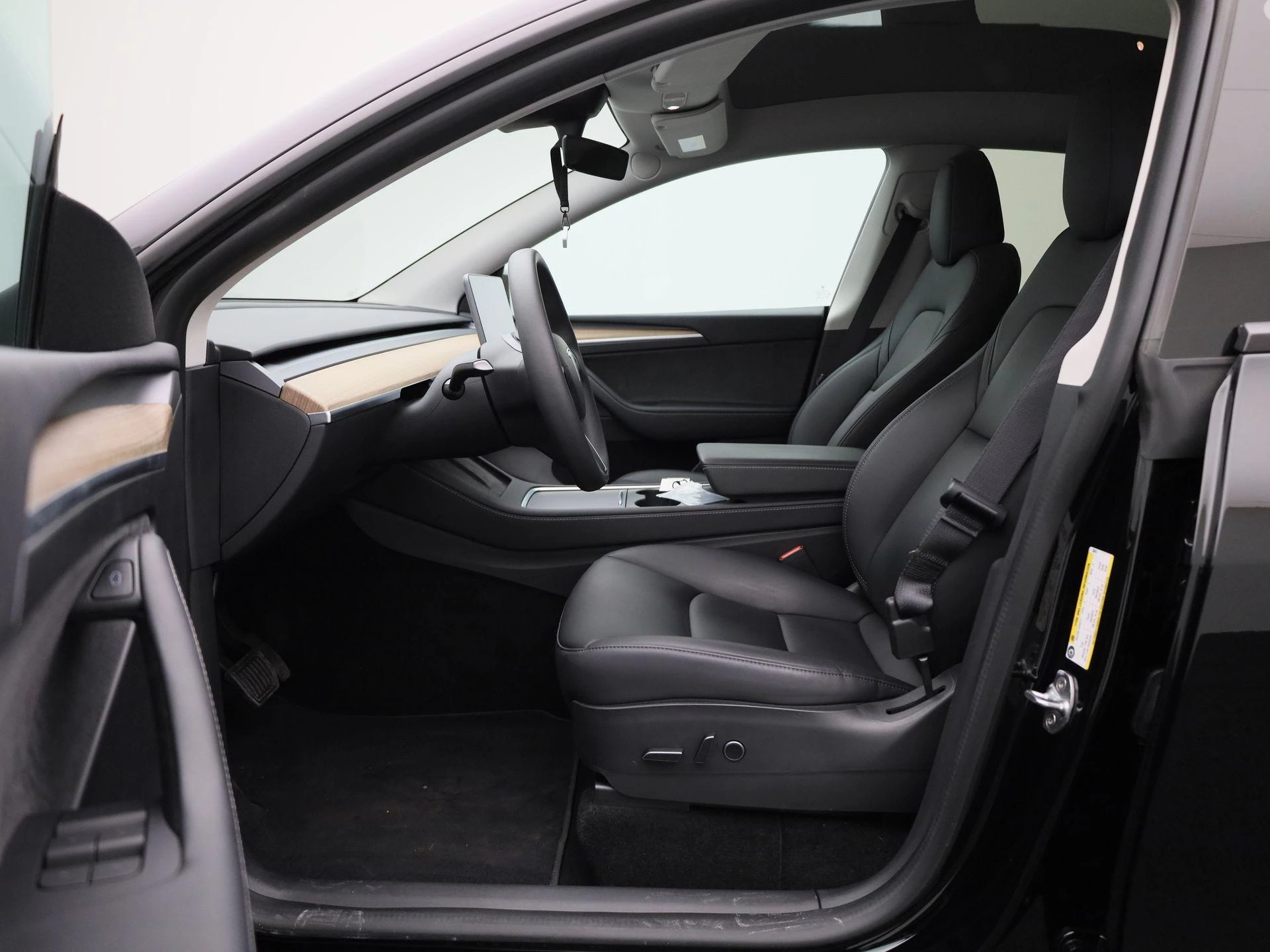 Tesla Model Y RWD