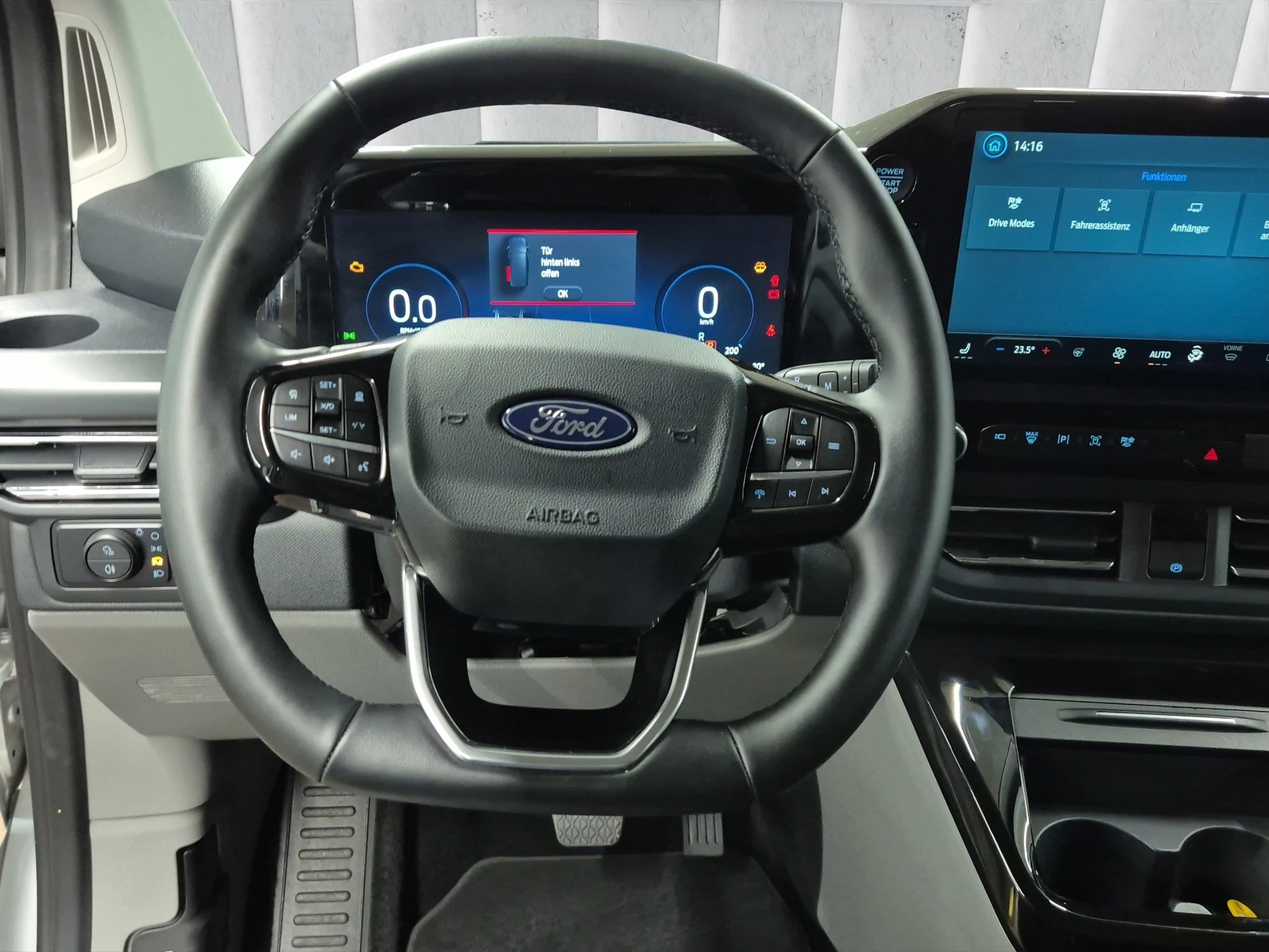 Ford-Tourneo Custom-image-12