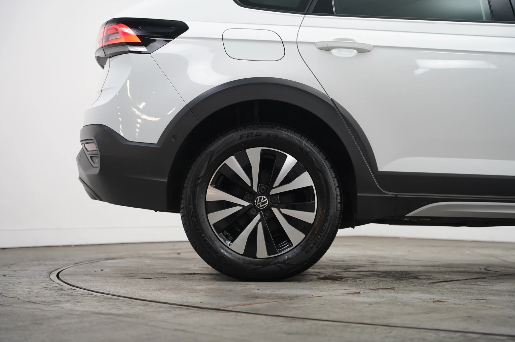 Volkswagen-Taigo-image-30