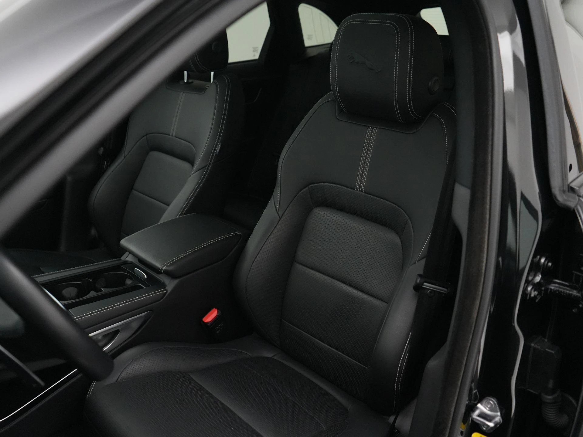 Jaguar F-PACE 2.0 P400e PHEV R-Dynamic Black
