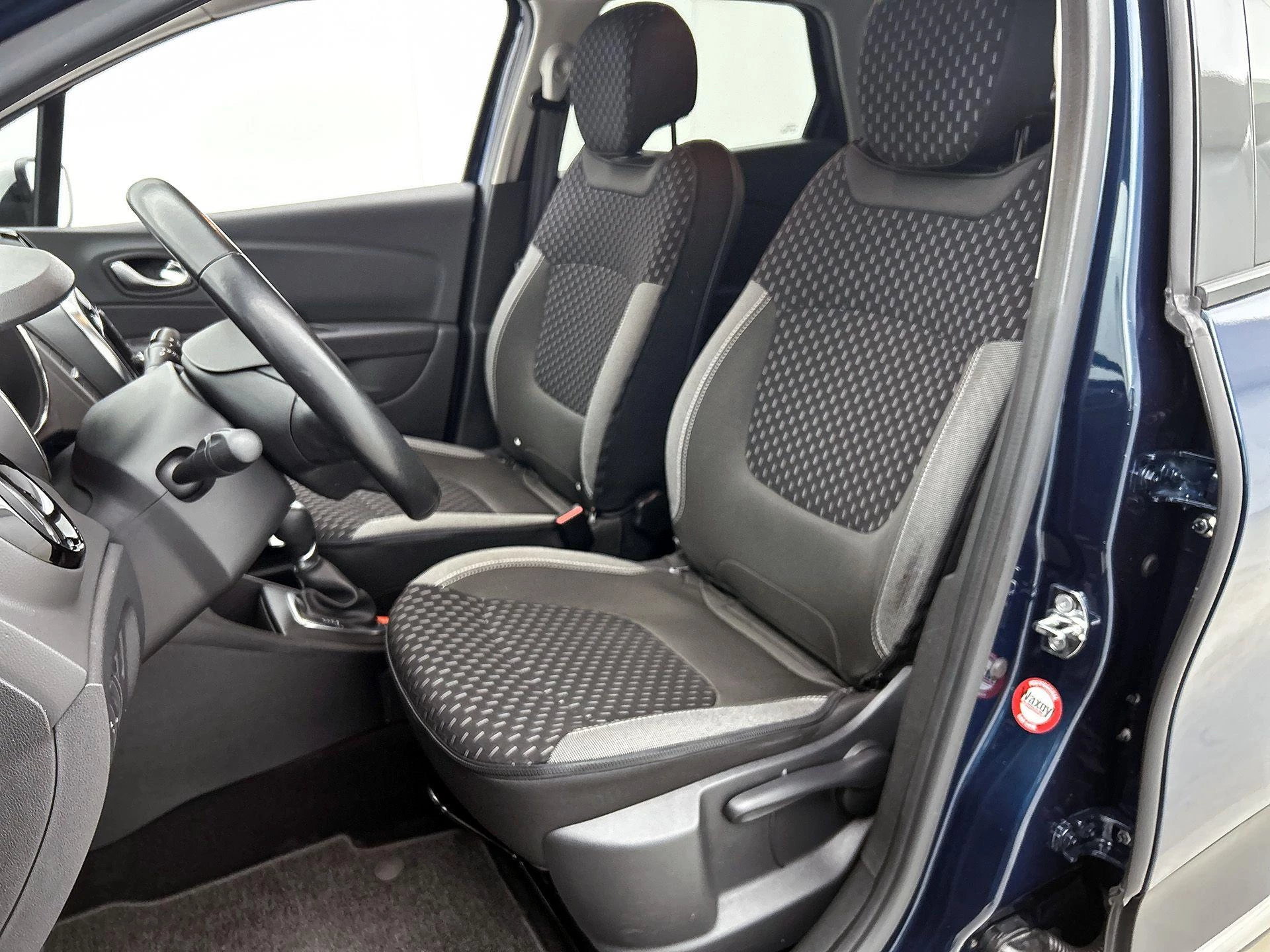 Renault-Captur-image-36