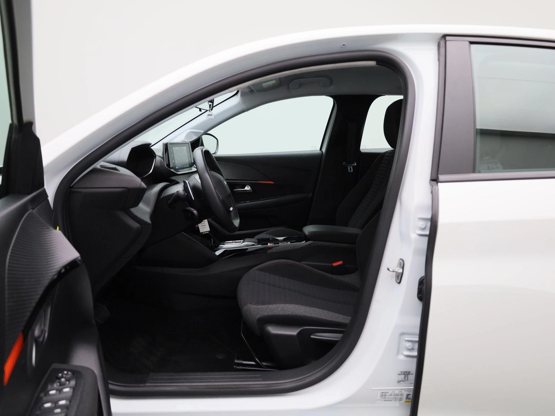 Peugeot-208-image-8