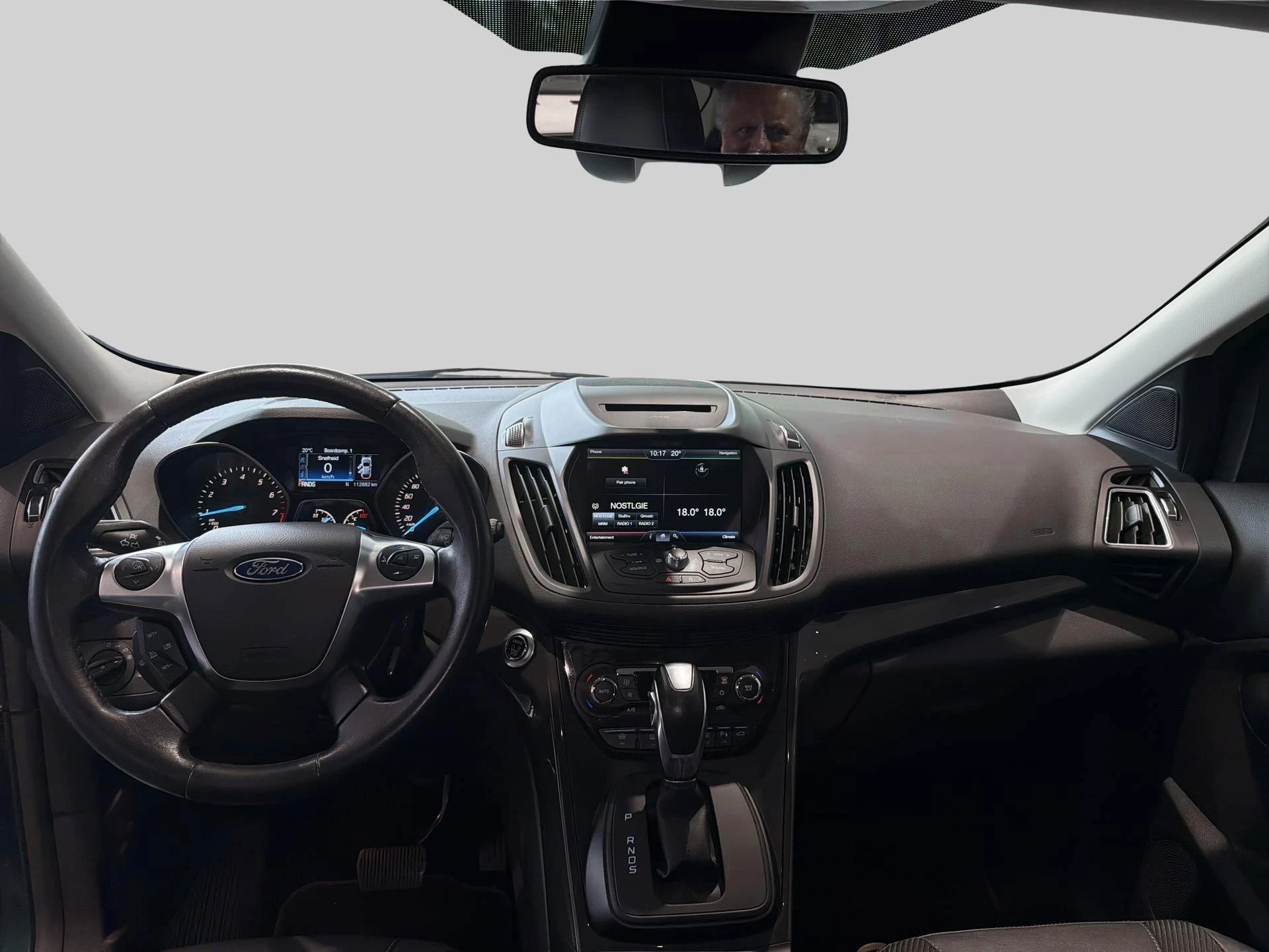 Ford Kuga 4x4 - PDC - Titanium - Unieke kleur