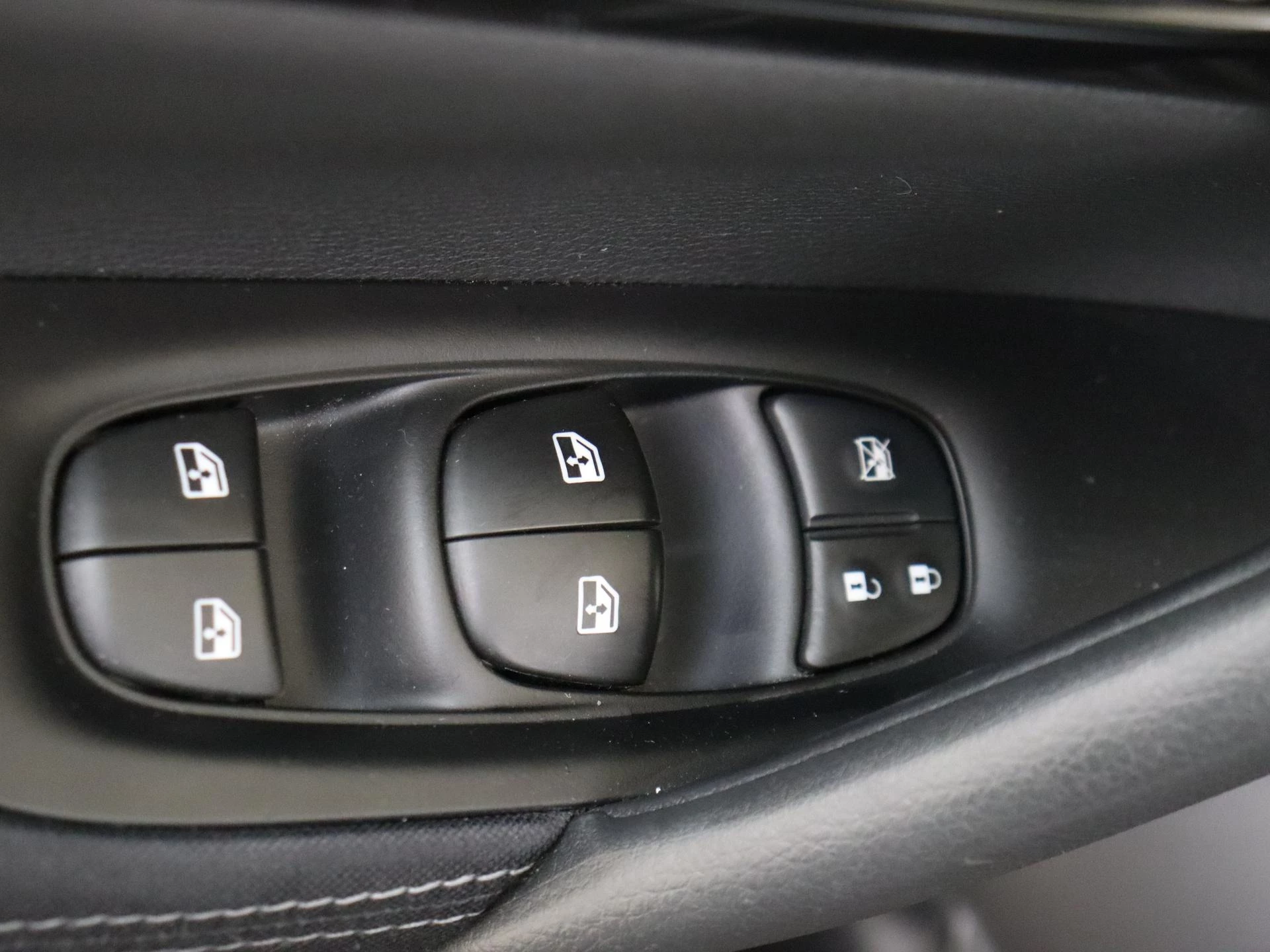 Nissan-QASHQAI-image-23