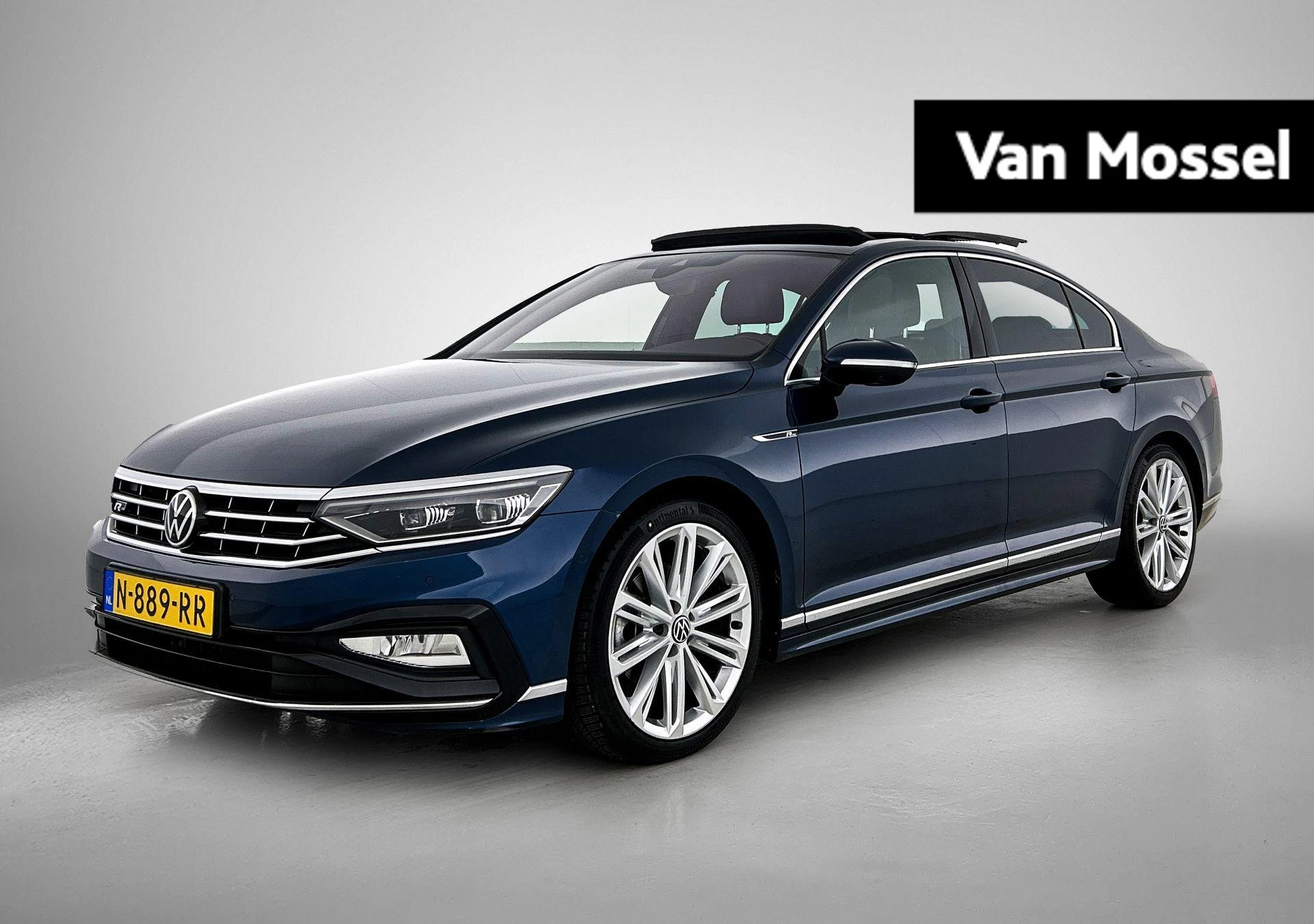 Volkswagen-Passat-image-0