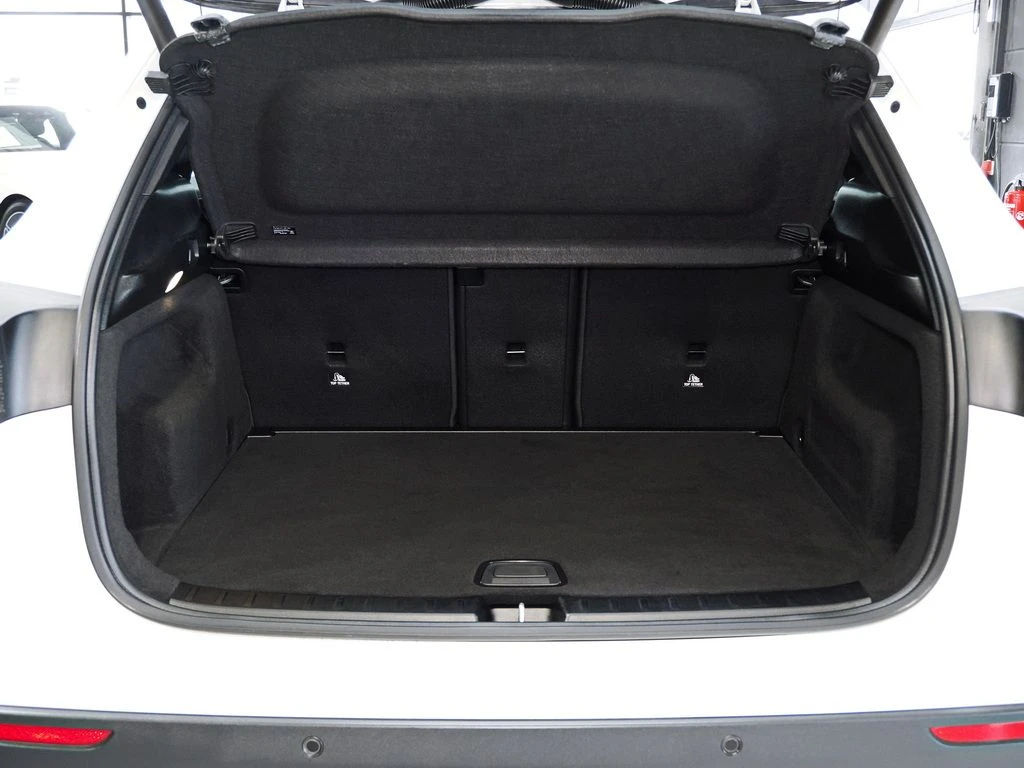 Mercedes-Benz-GLA 250-image-15