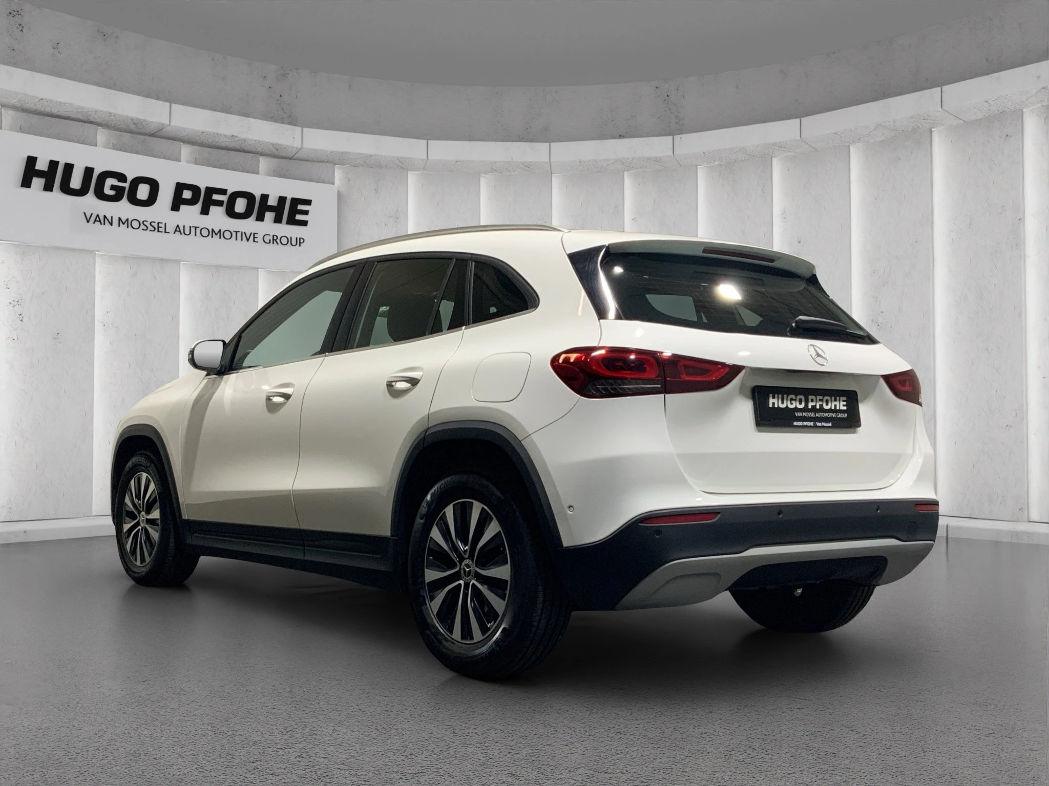 Mercedes-Benz-GLA-image-2