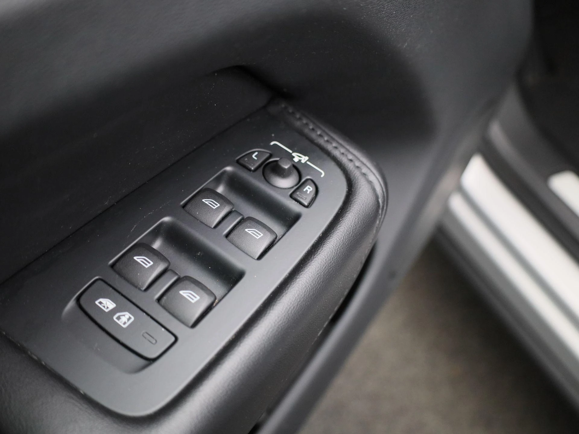 Volvo-XC60-image-33