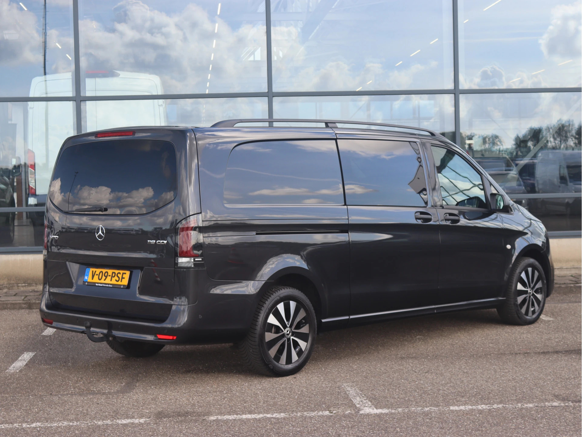 Mercedes-Benz-Vito-image-1