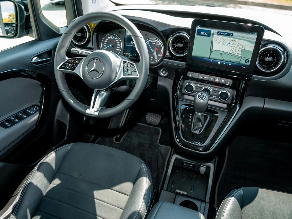 Mercedes-Benz-EQT 200-image-8