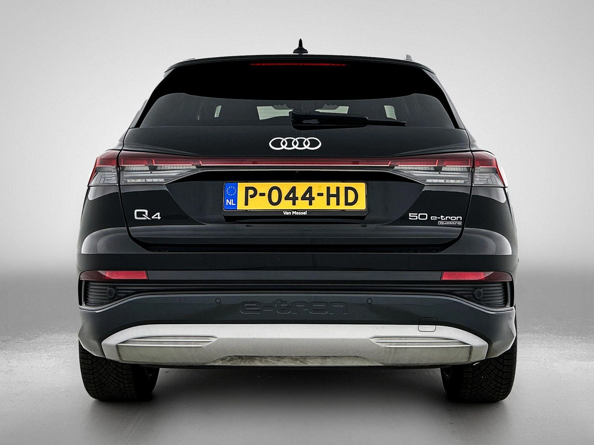 Audi-Q4 e-tron-image-2