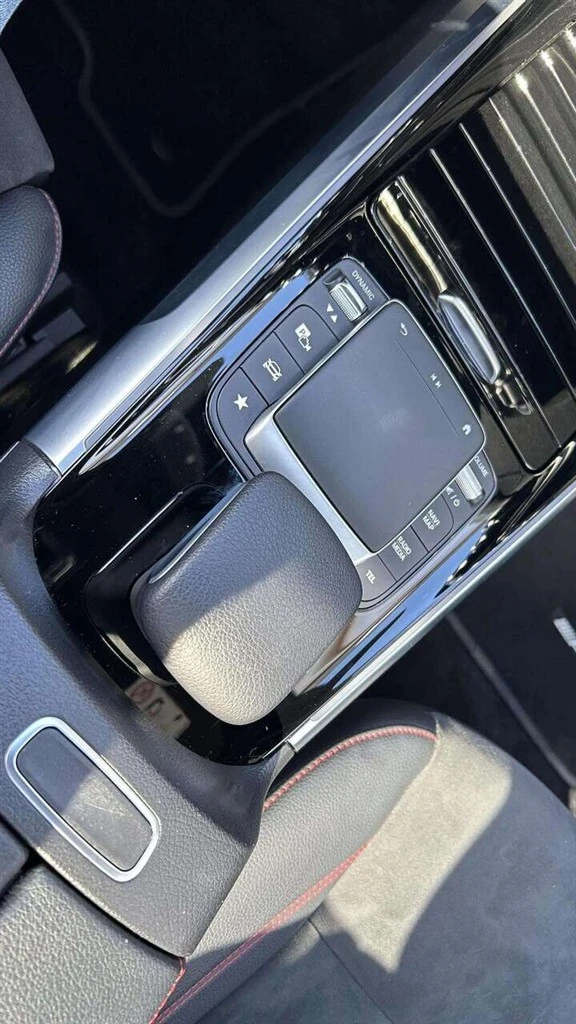 Mercedes-Benz-EQB-image-14