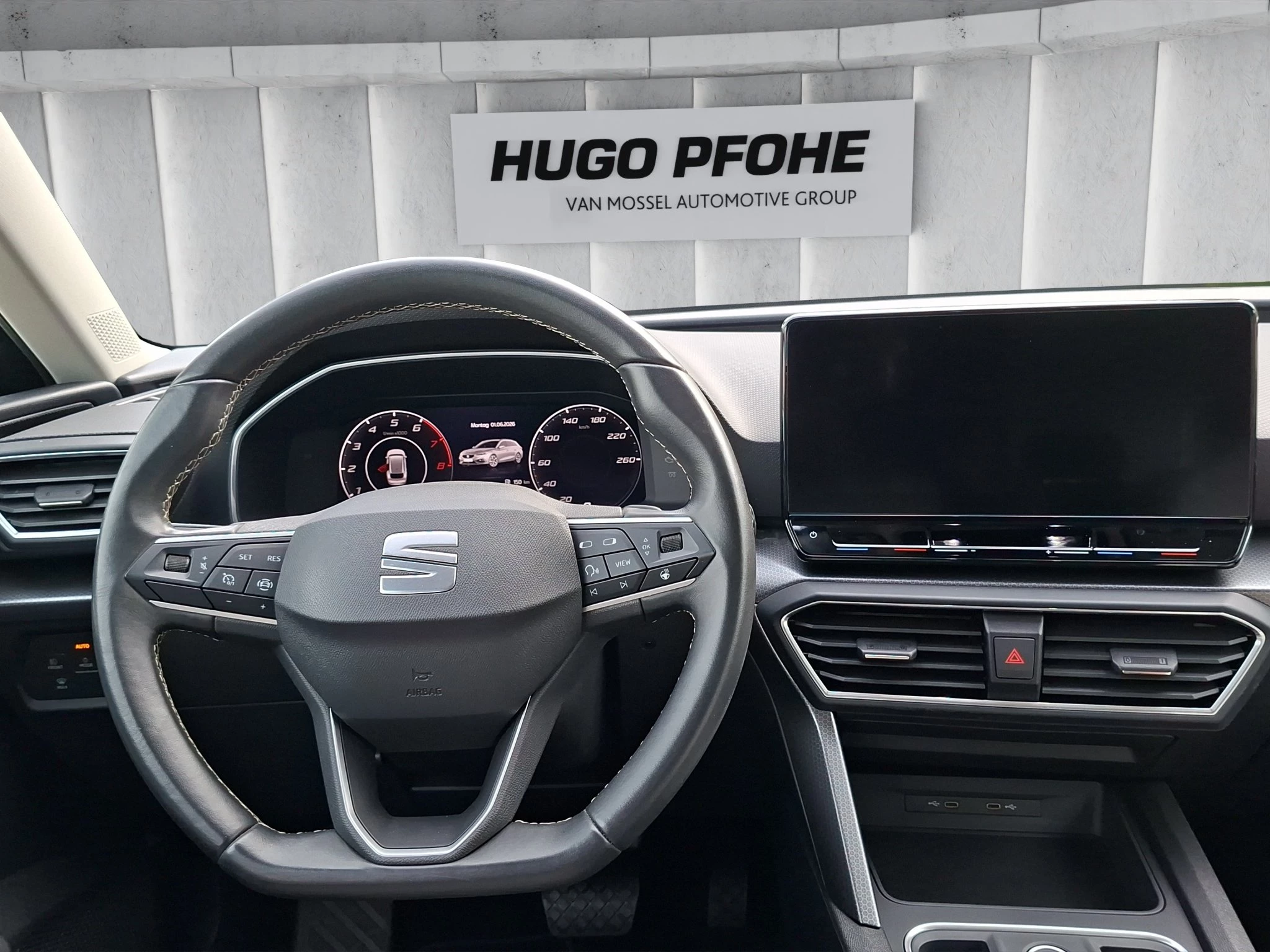 SEAT Leon Style Sportstourer 1.5 eTSI MHEV Aut. | LED | RFK | SHZ | Navi | LMF
