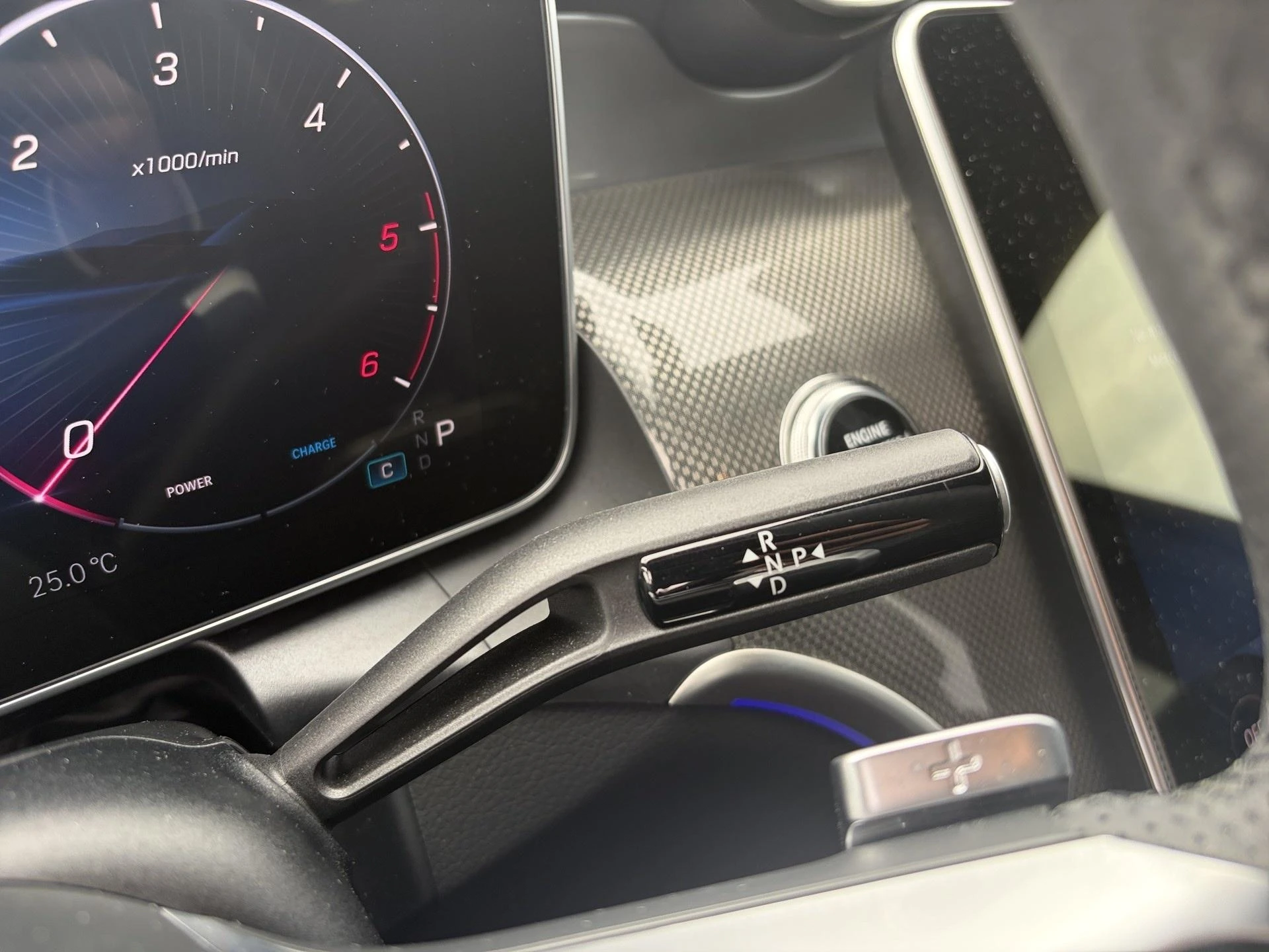 Mercedes-Benz-GLC-image-18