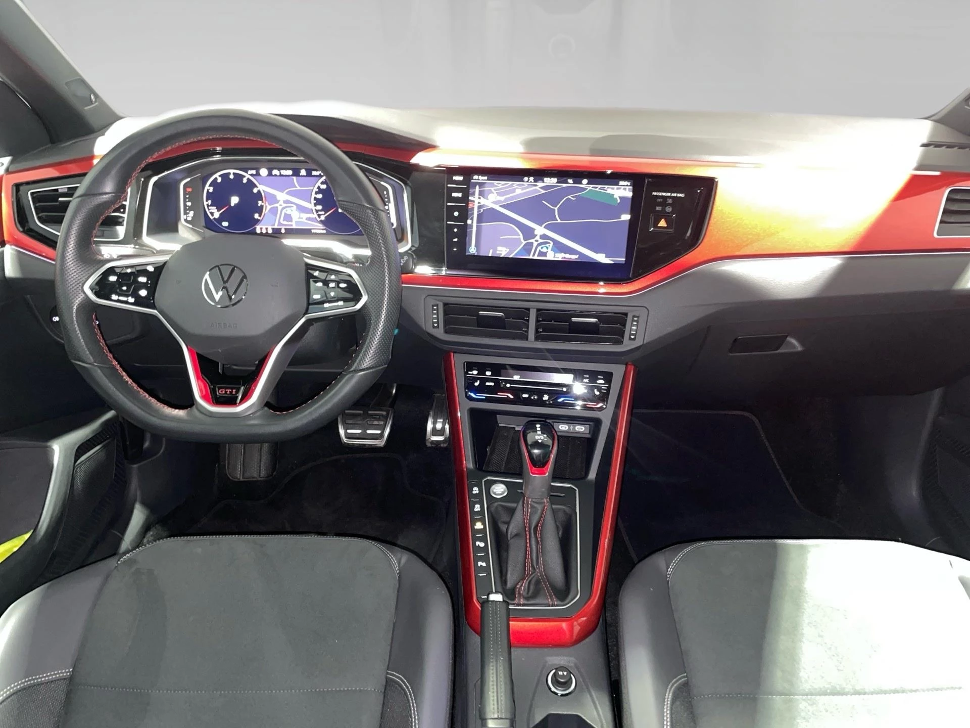 Volkswagen-Polo-image-4