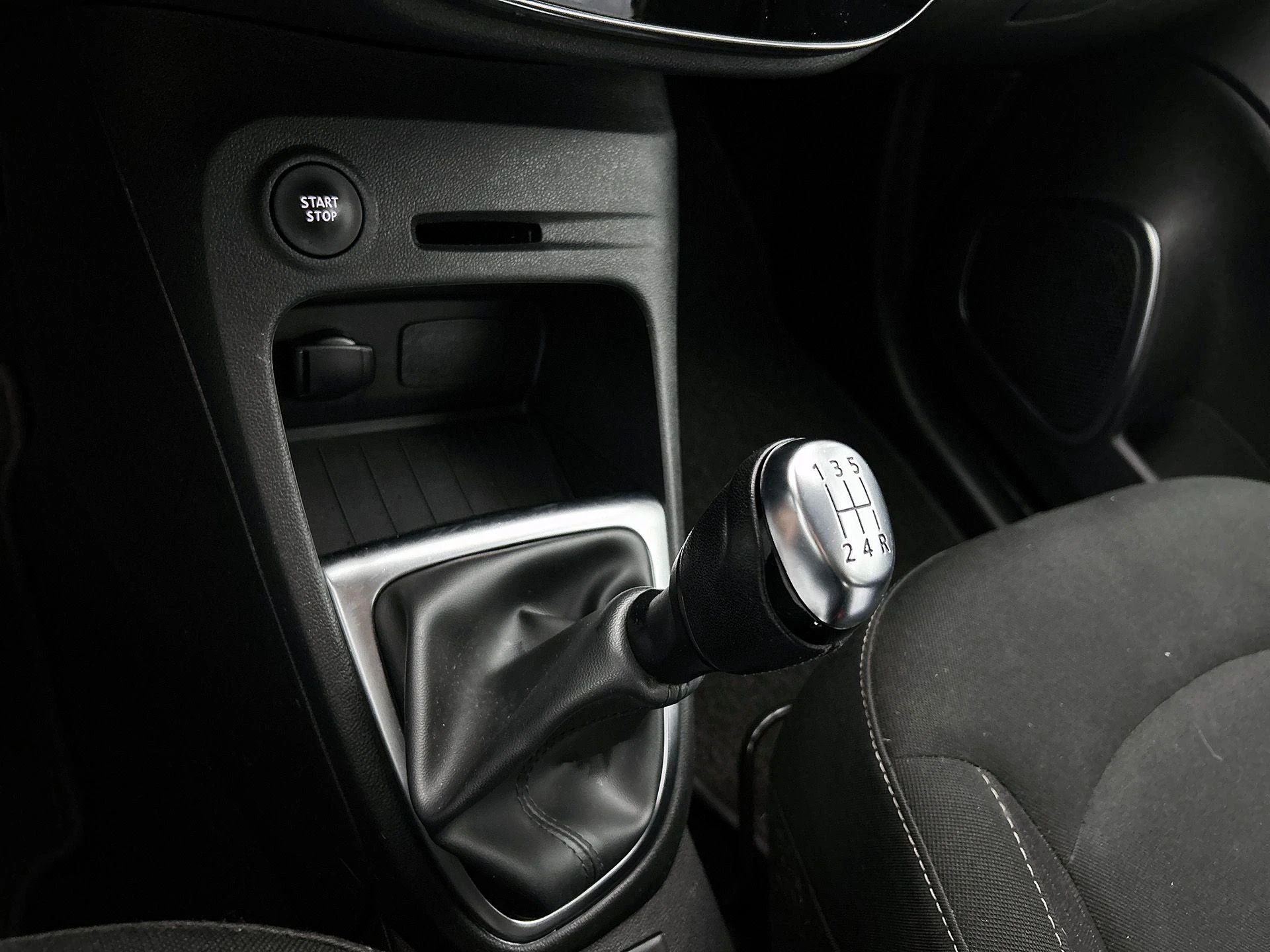 Renault-Captur-image-19