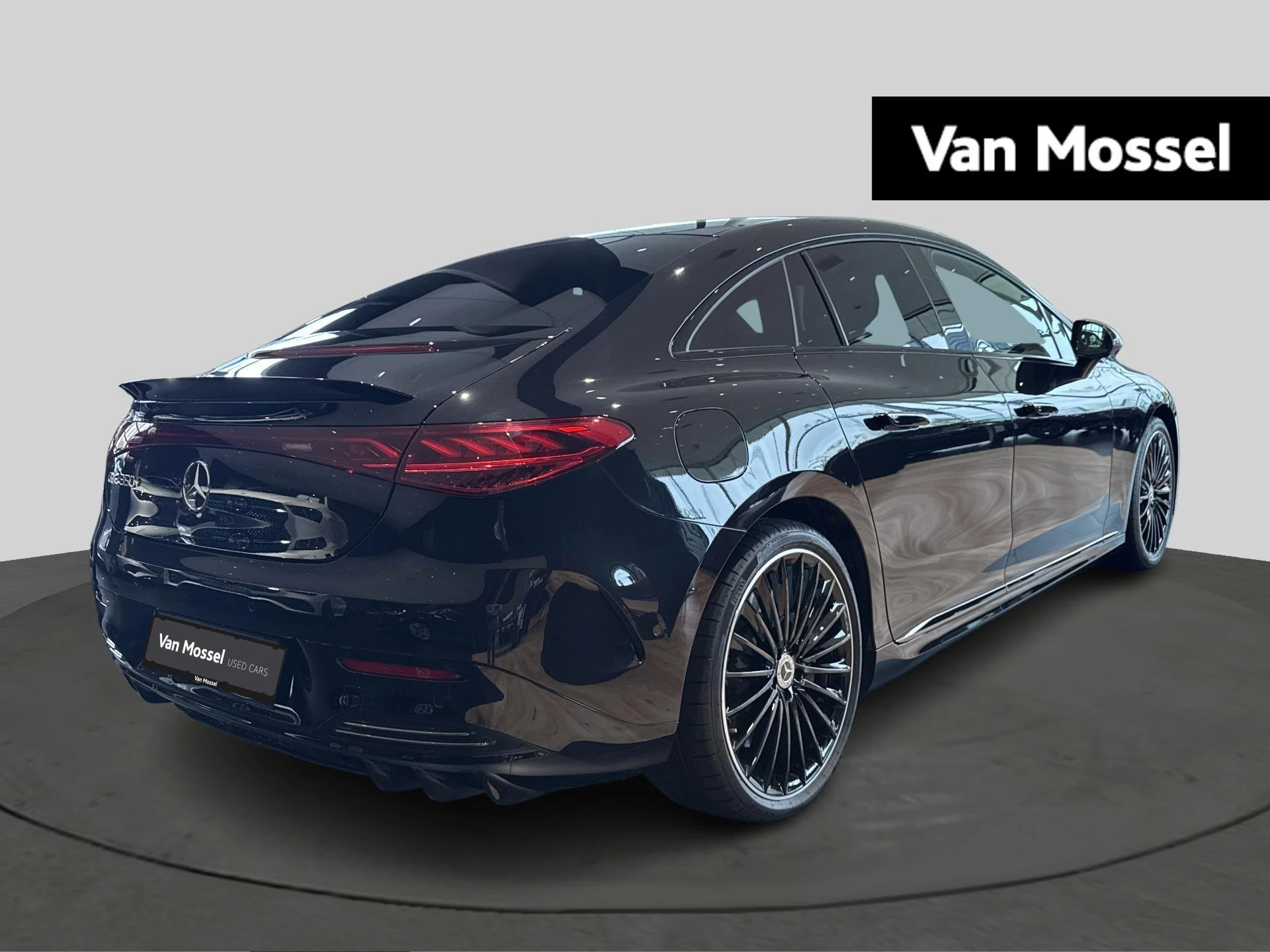 Mercedes-Benz-EQE-image-3