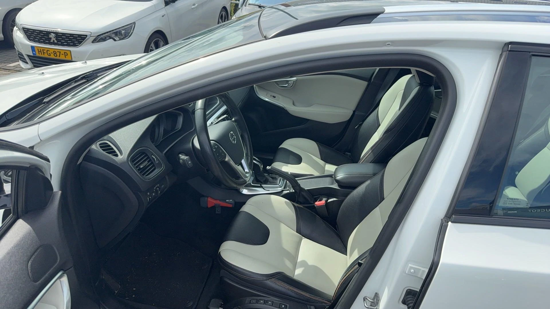 Volvo-V40-image-6