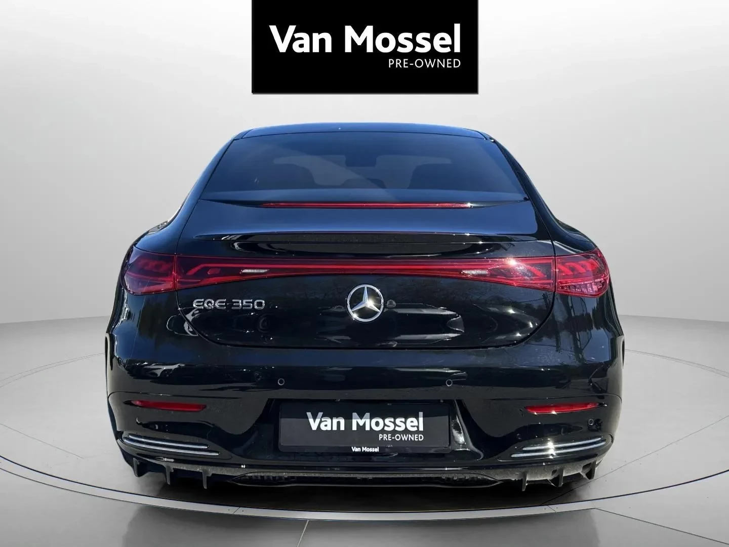 Mercedes-Benz-EQE-image-5