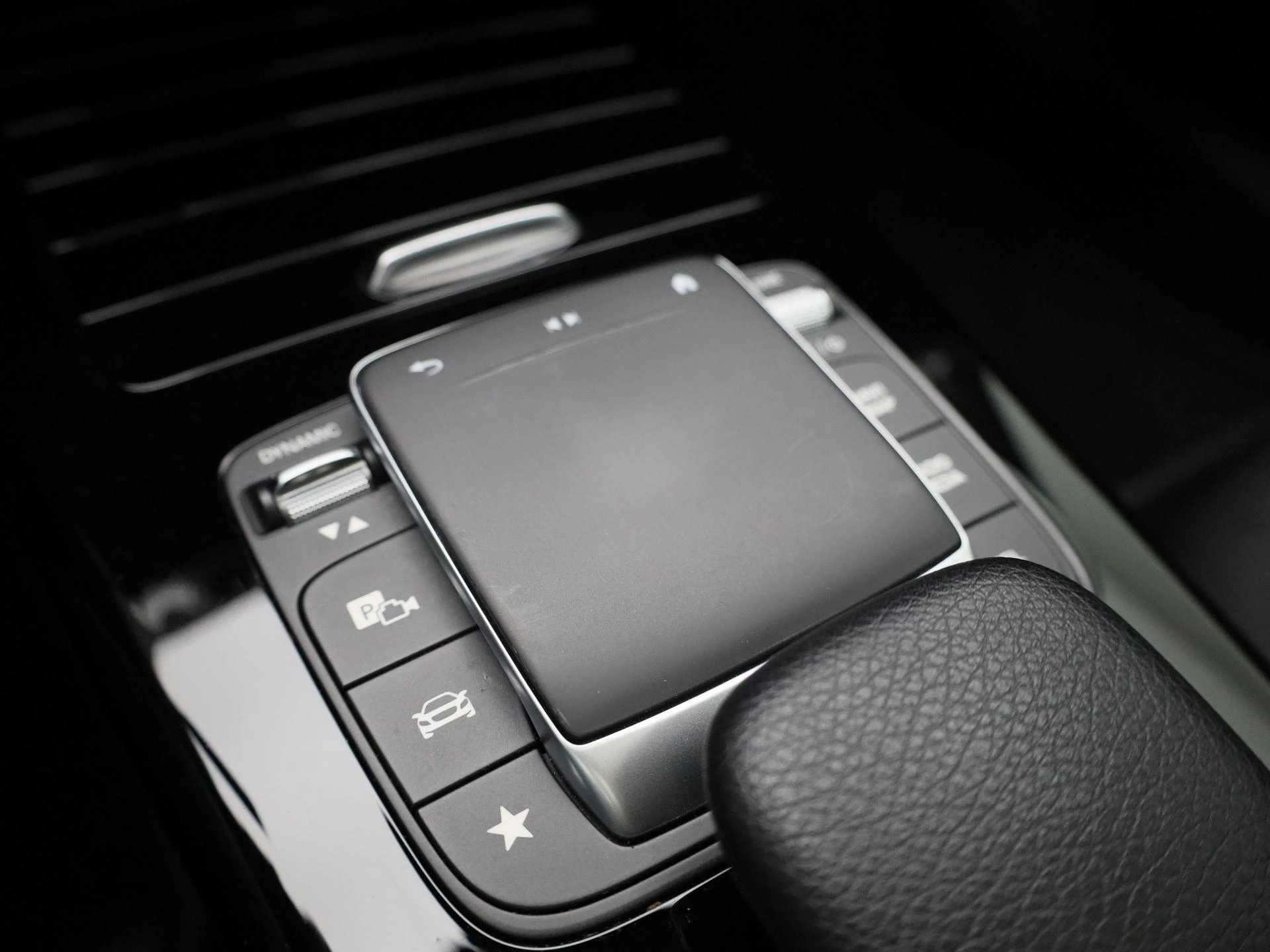 Mercedes-Benz-A-Klasse-image-20