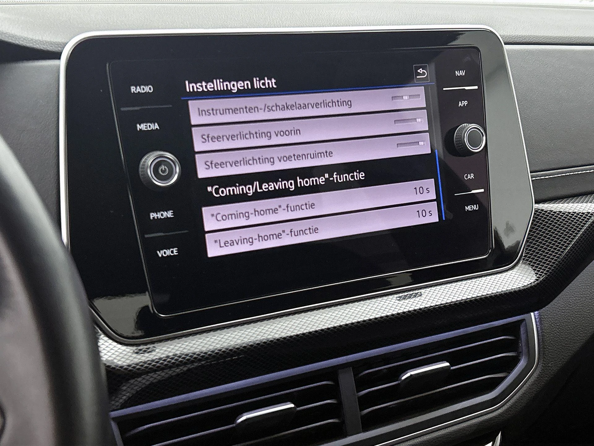 Volkswagen-T-Cross-image-33