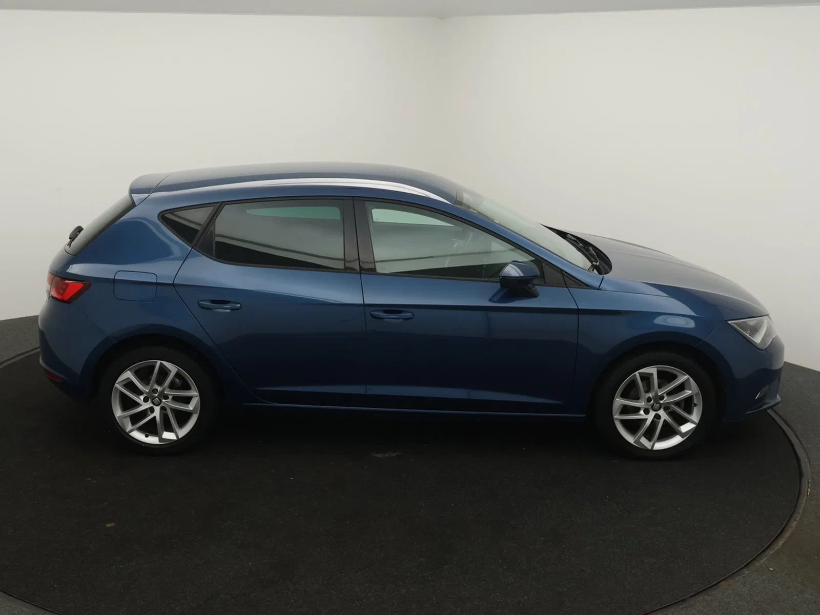 SEAT Leon Leon TSI 110PK *LEDER*ALCANTARA*CRUISE*NAVI*PDC*DAB RADIO*BLTH*...*