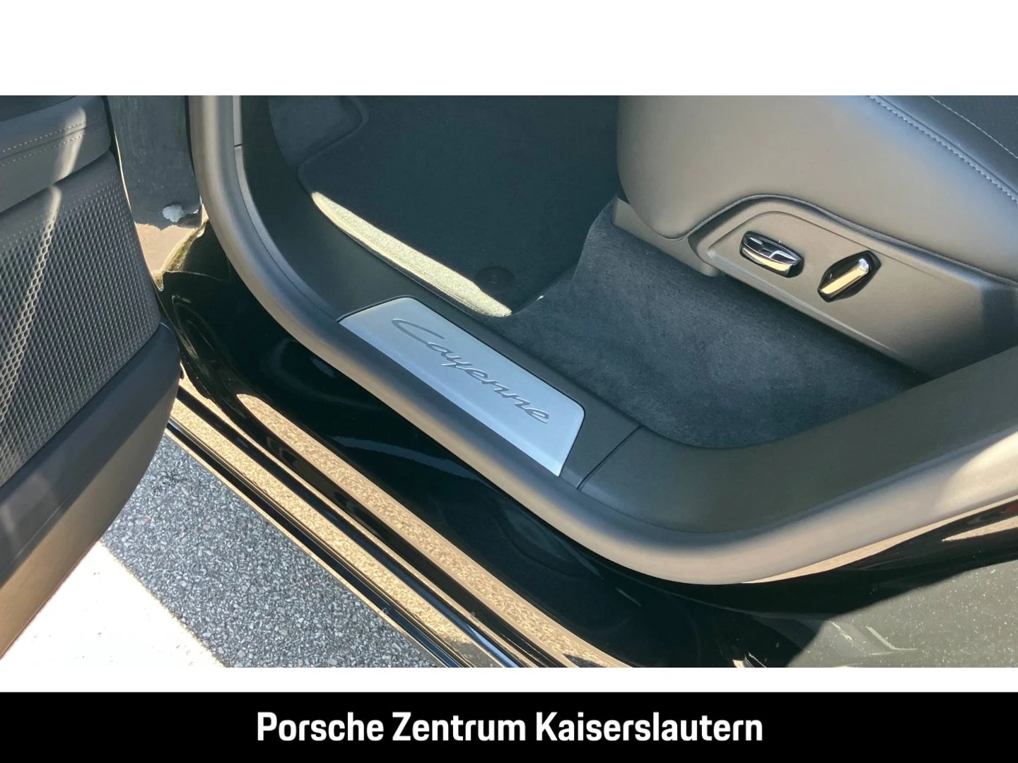 Porsche-Cayenne-image-25