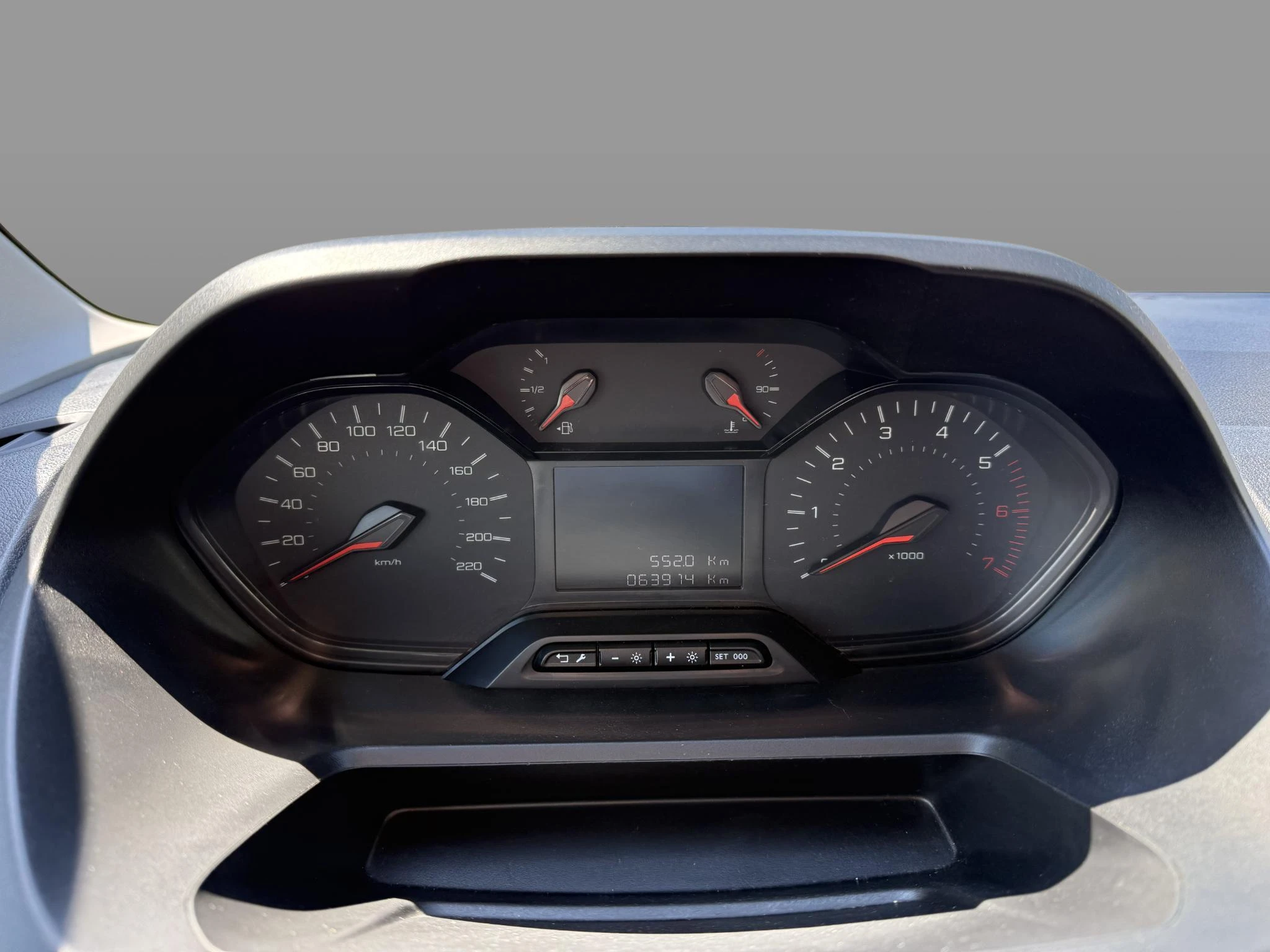 Peugeot-Partner-image-8