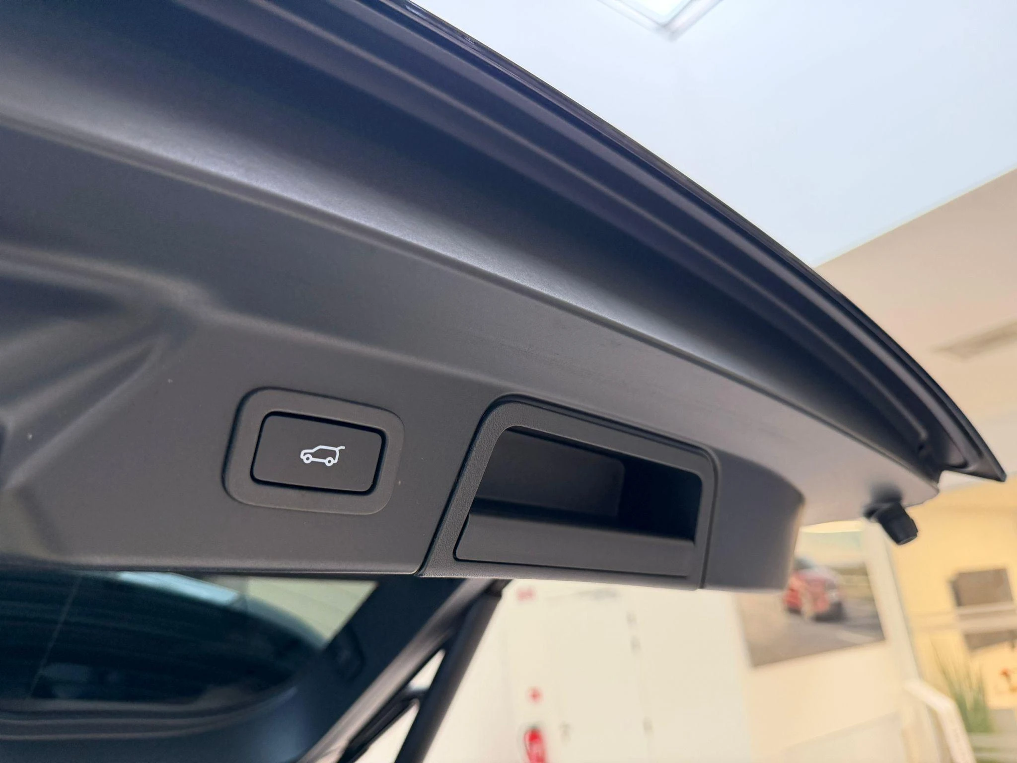 Land Rover-Range Rover Velar-image-8