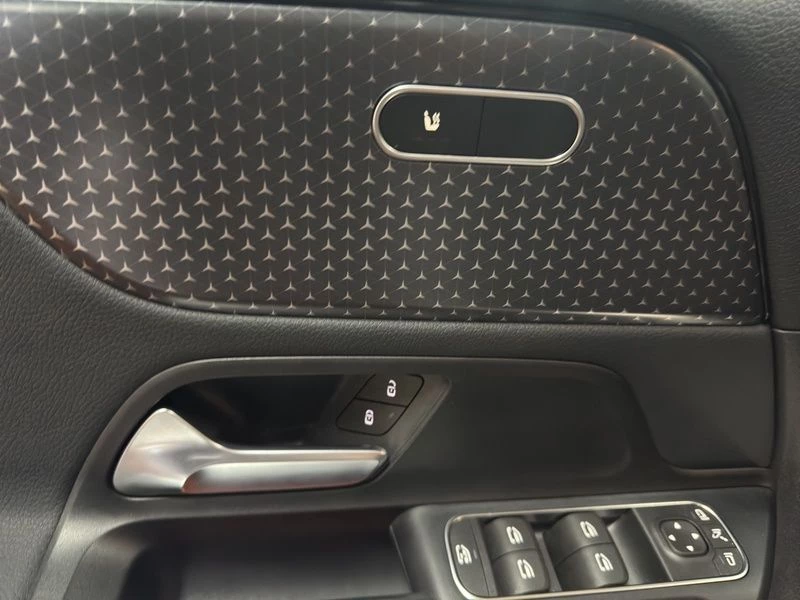 Mercedes-Benz-GLA-image-20