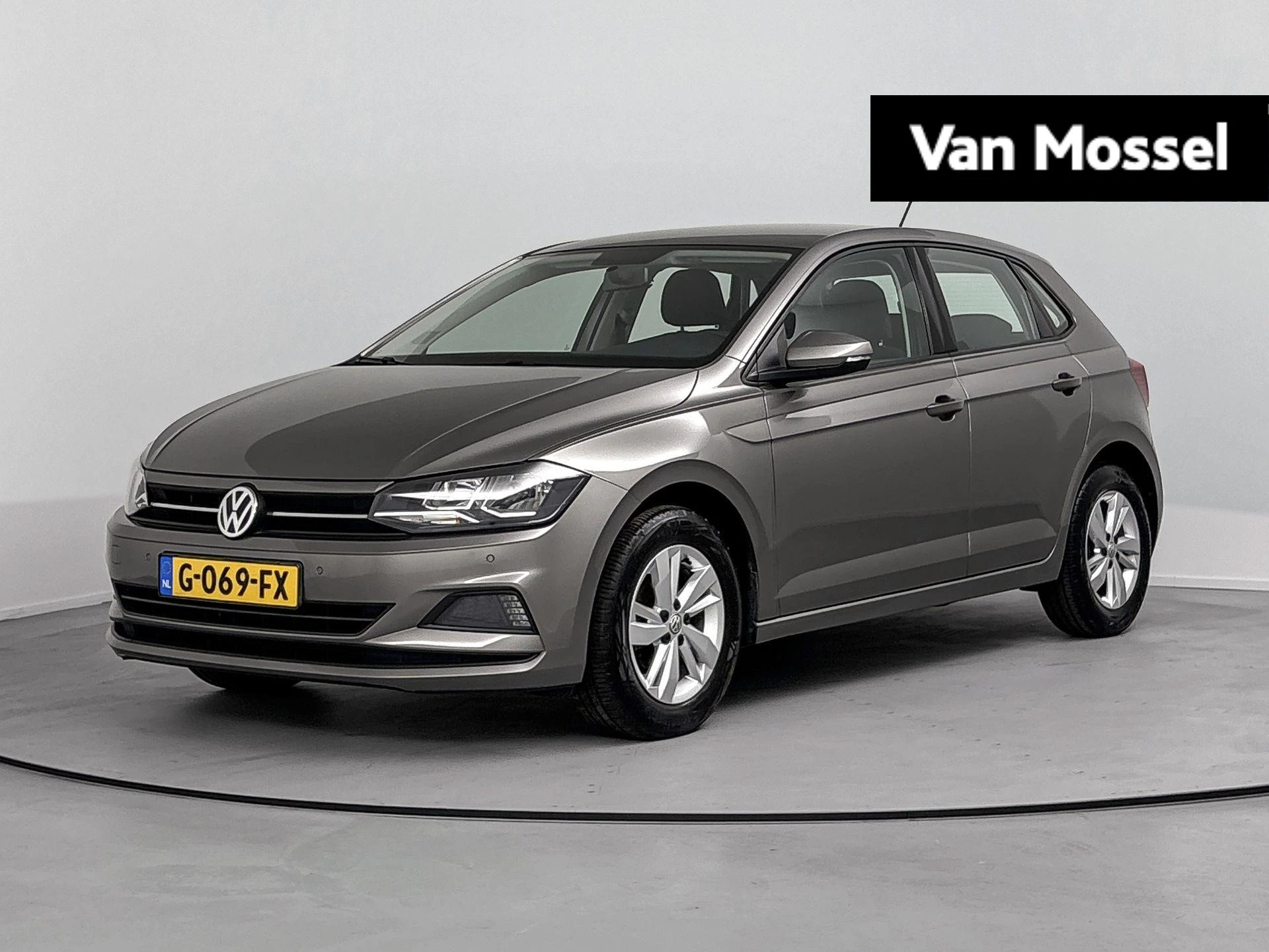 Volkswagen-Polo-image-0