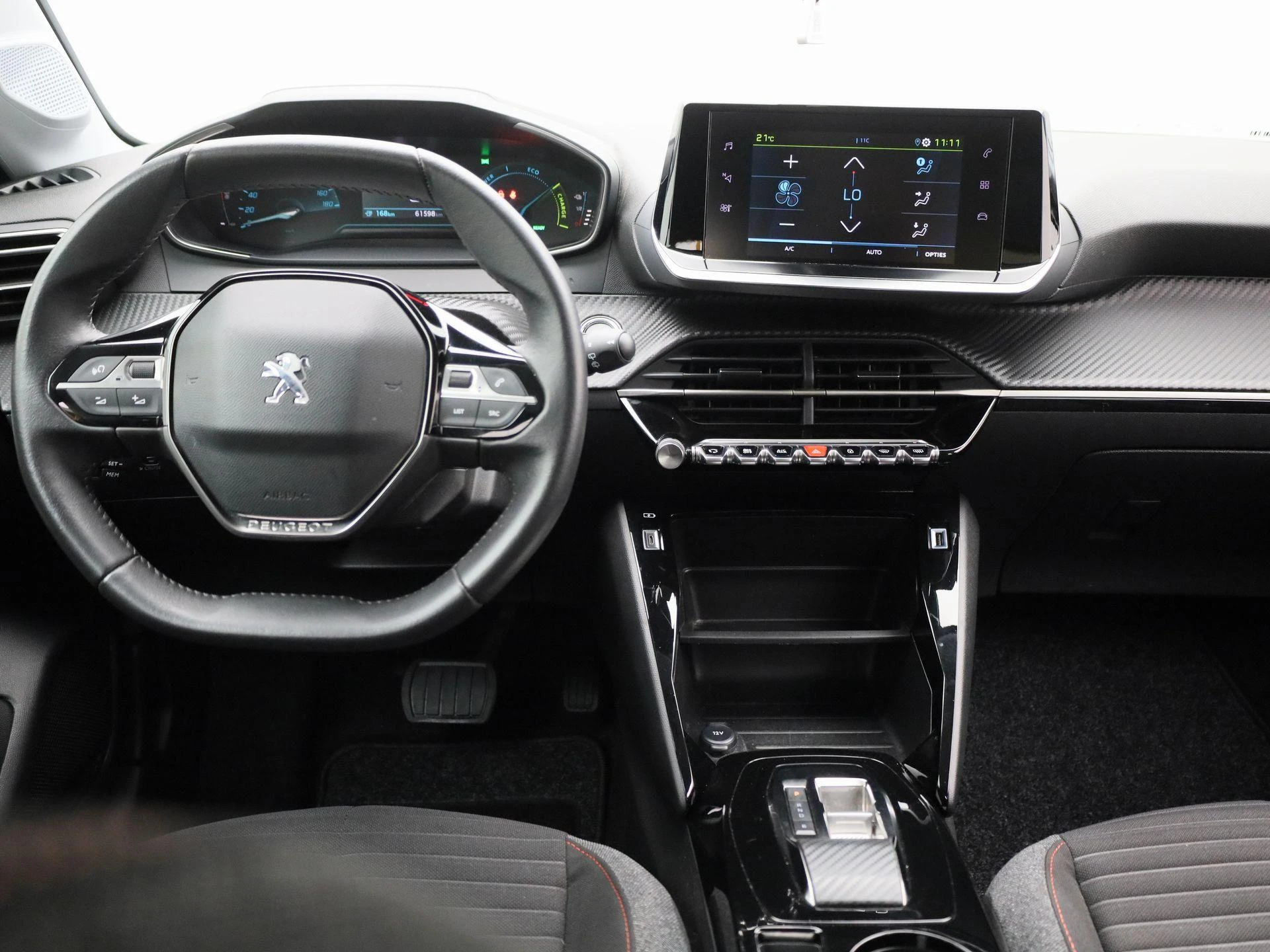Peugeot-e-208-image-6