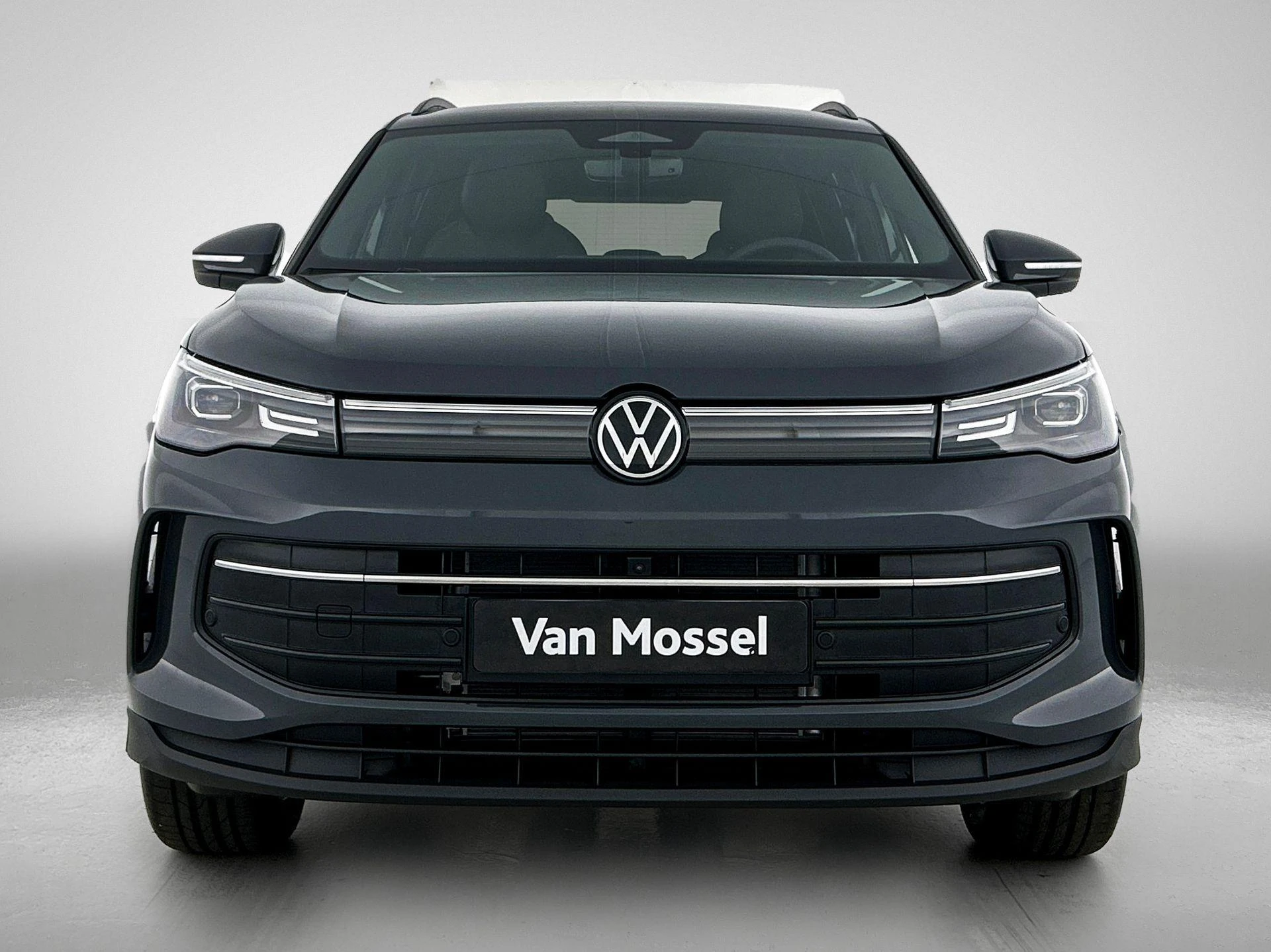 Volkswagen-Tiguan-image-4