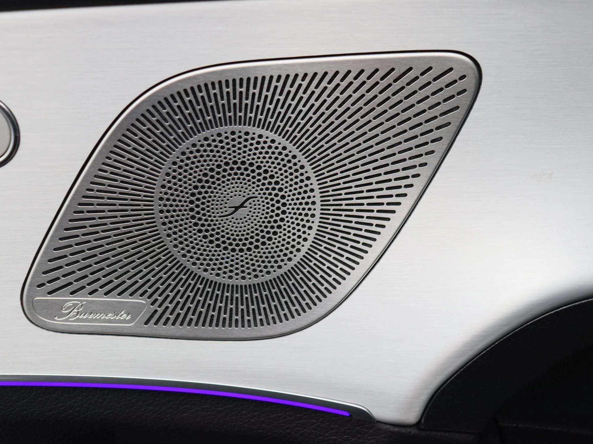 Mercedes-Benz GLE 300 d 4MATIC AMG LINE + AIRMATIC + TREKHAAK 3.5 TON + BURMESTER + PANO +