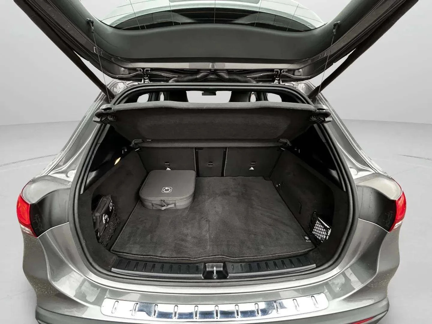 Mercedes-Benz-EQA-image-20