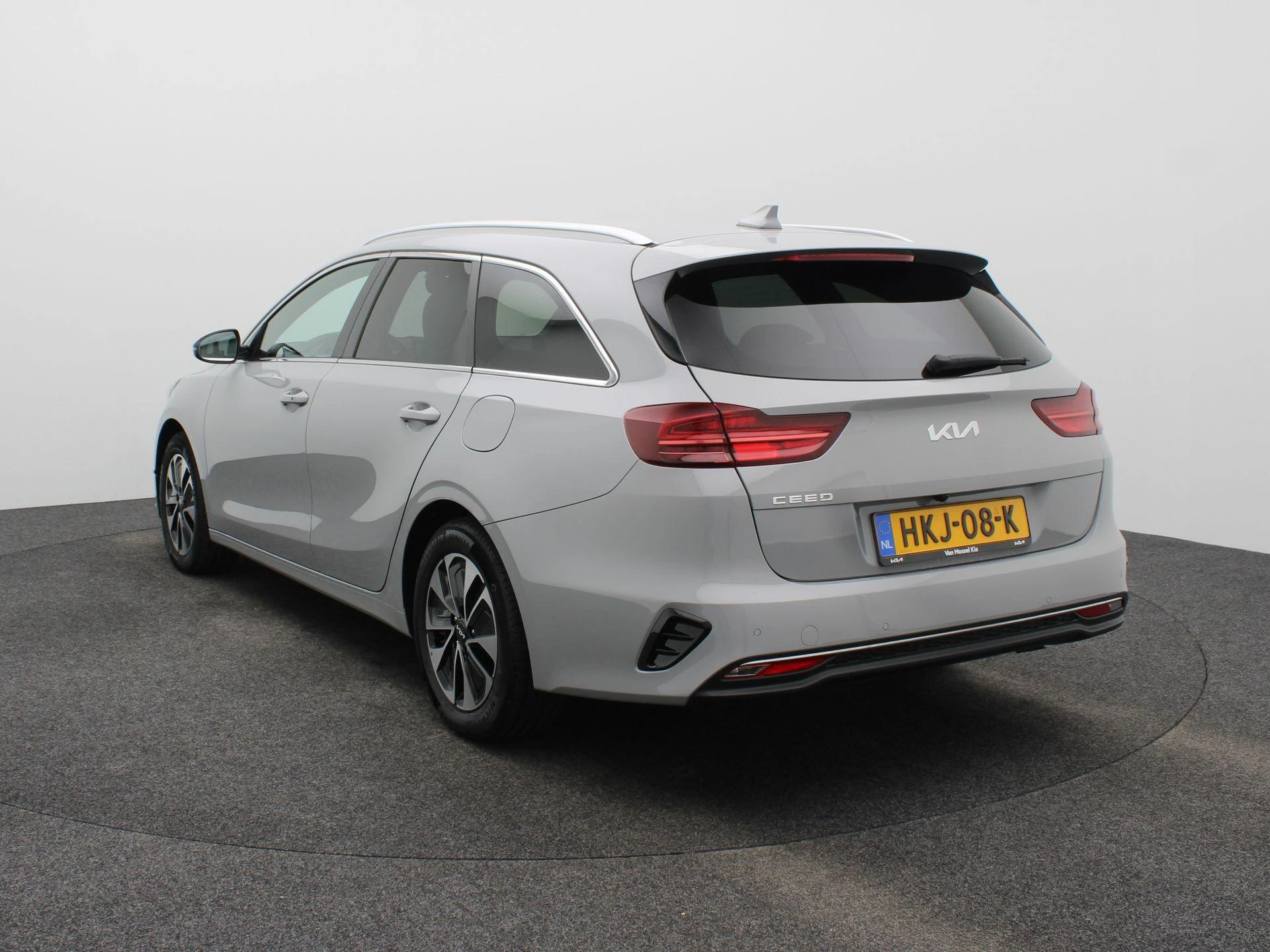 Kia-Ceed Sportswagon-image-1