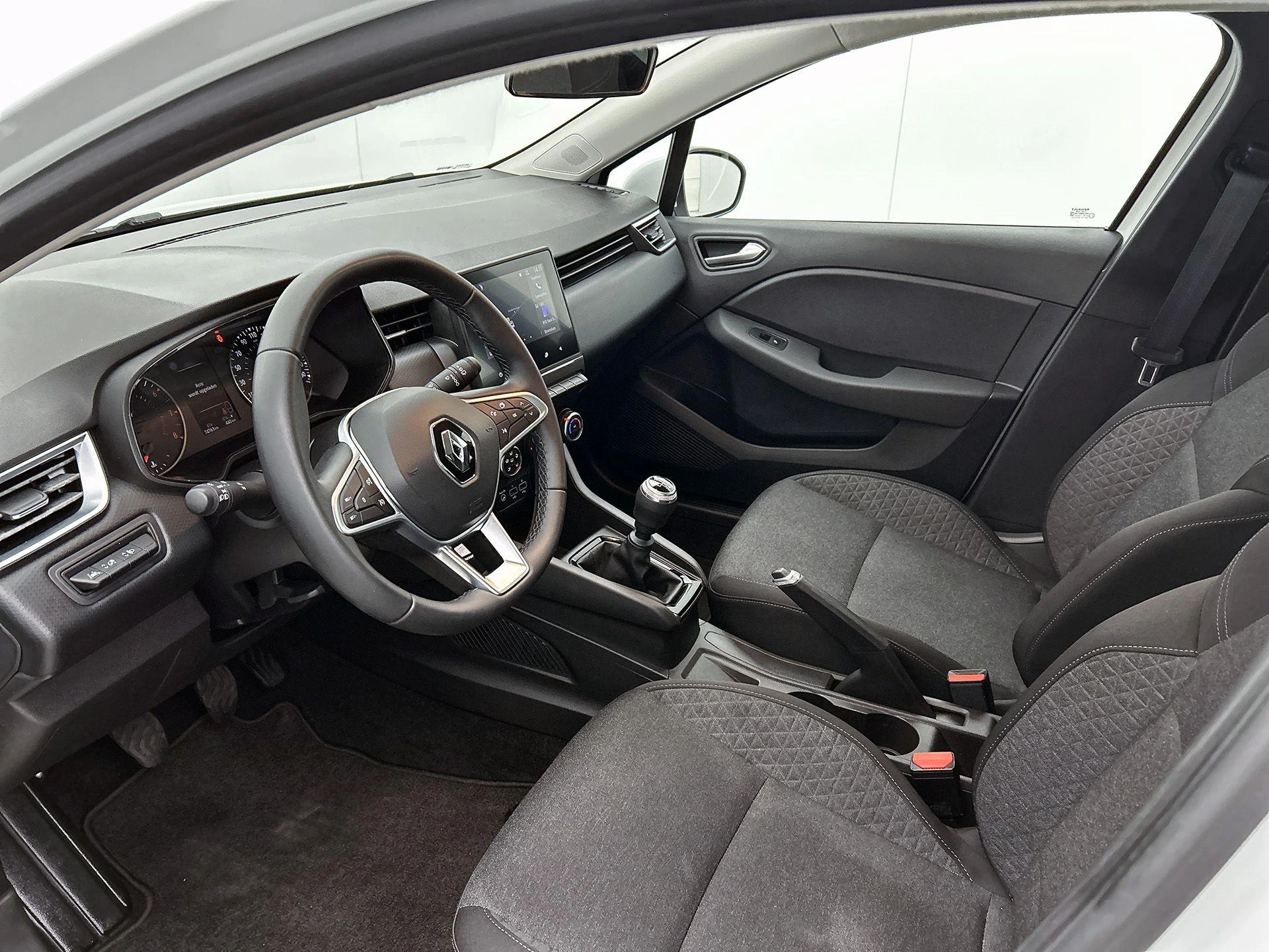 Renault-Clio-image-10