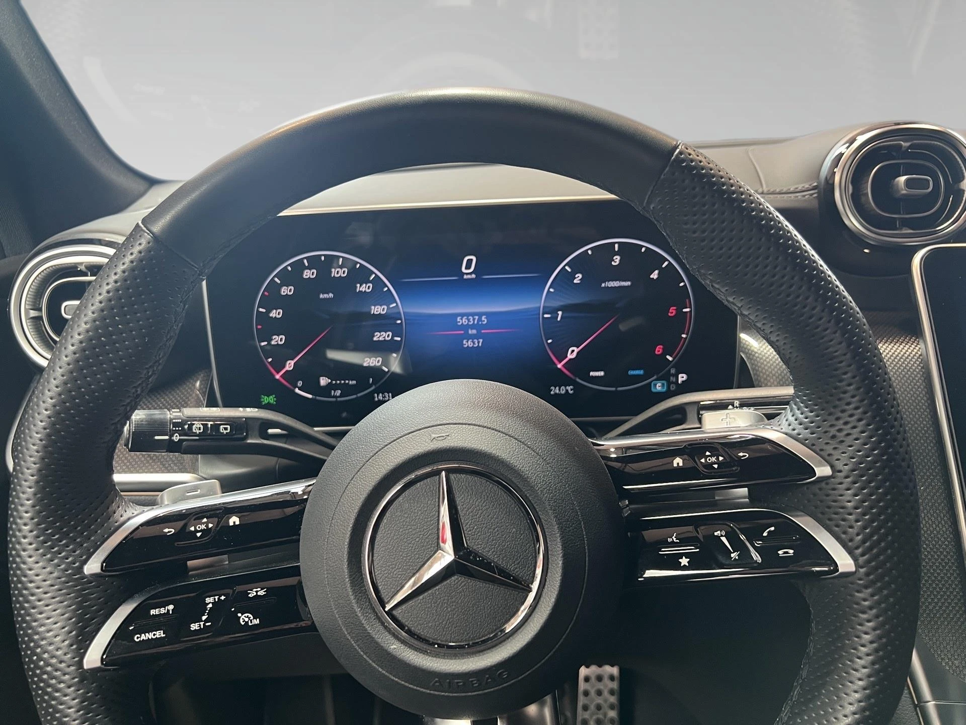Mercedes-Benz-GLC-image-3