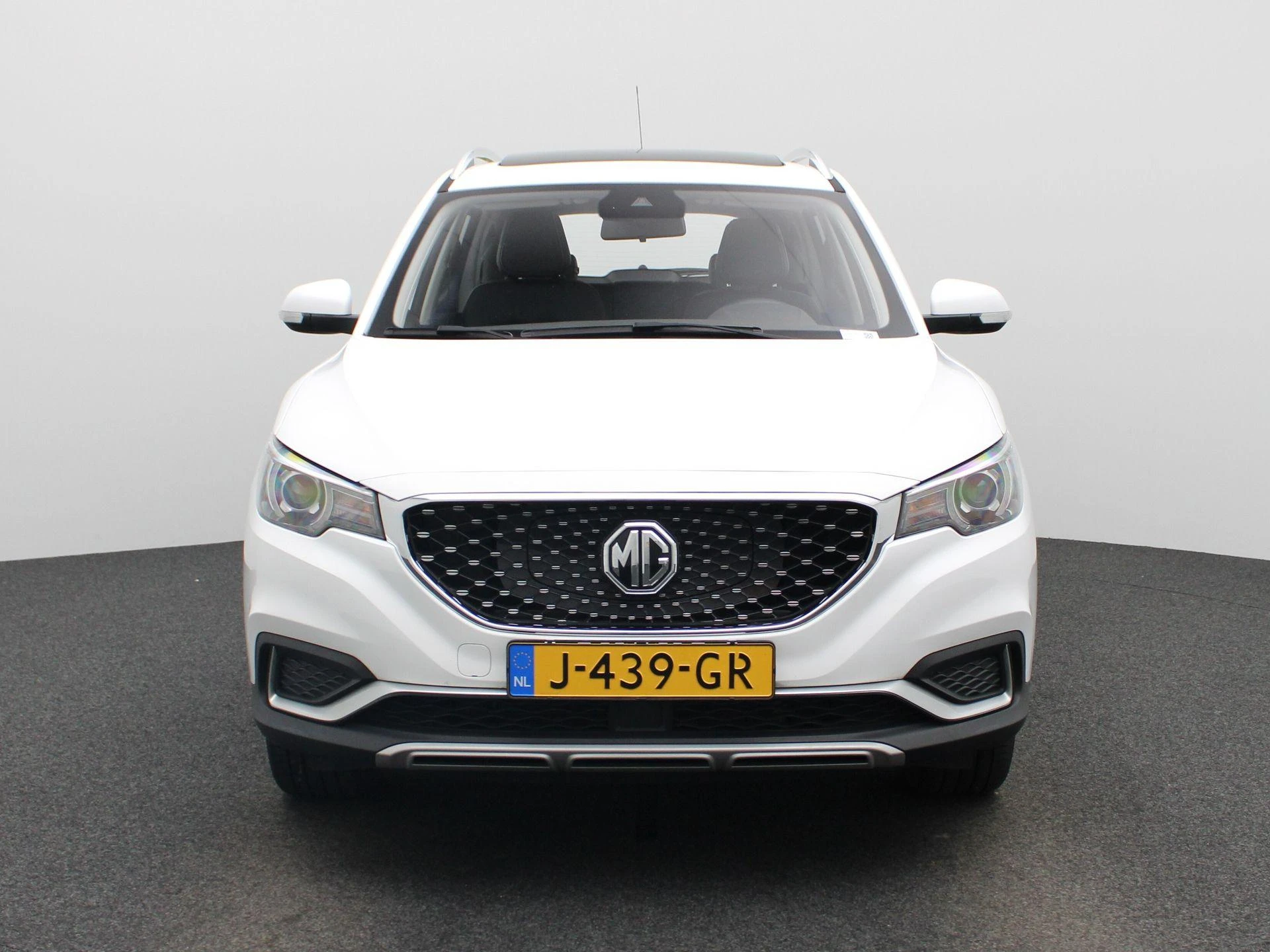 MG-ZS EV-image-2