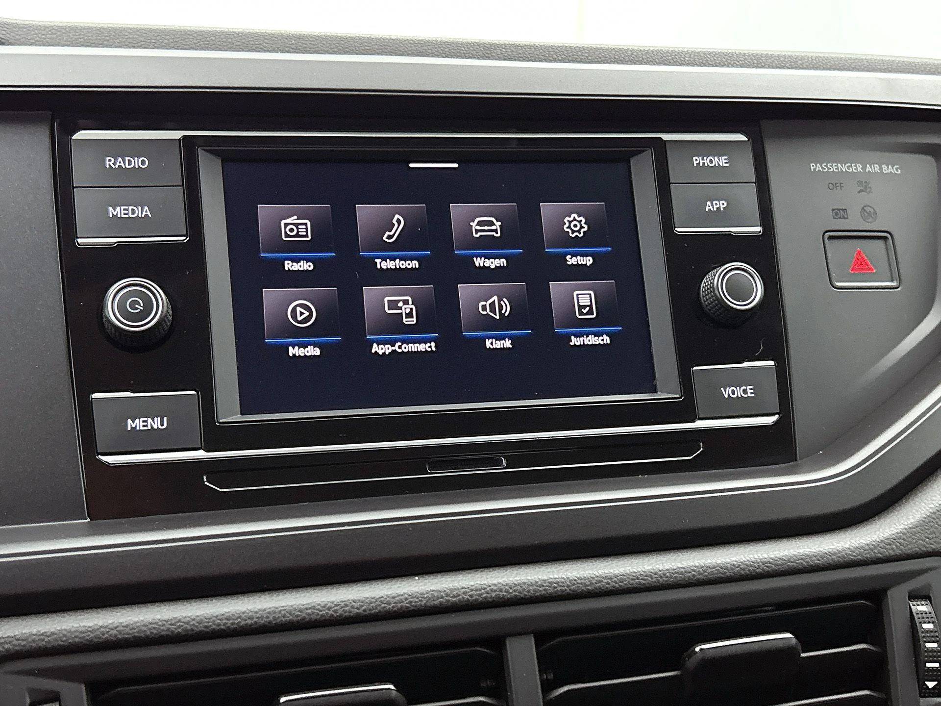 Volkswagen-Polo-image-31