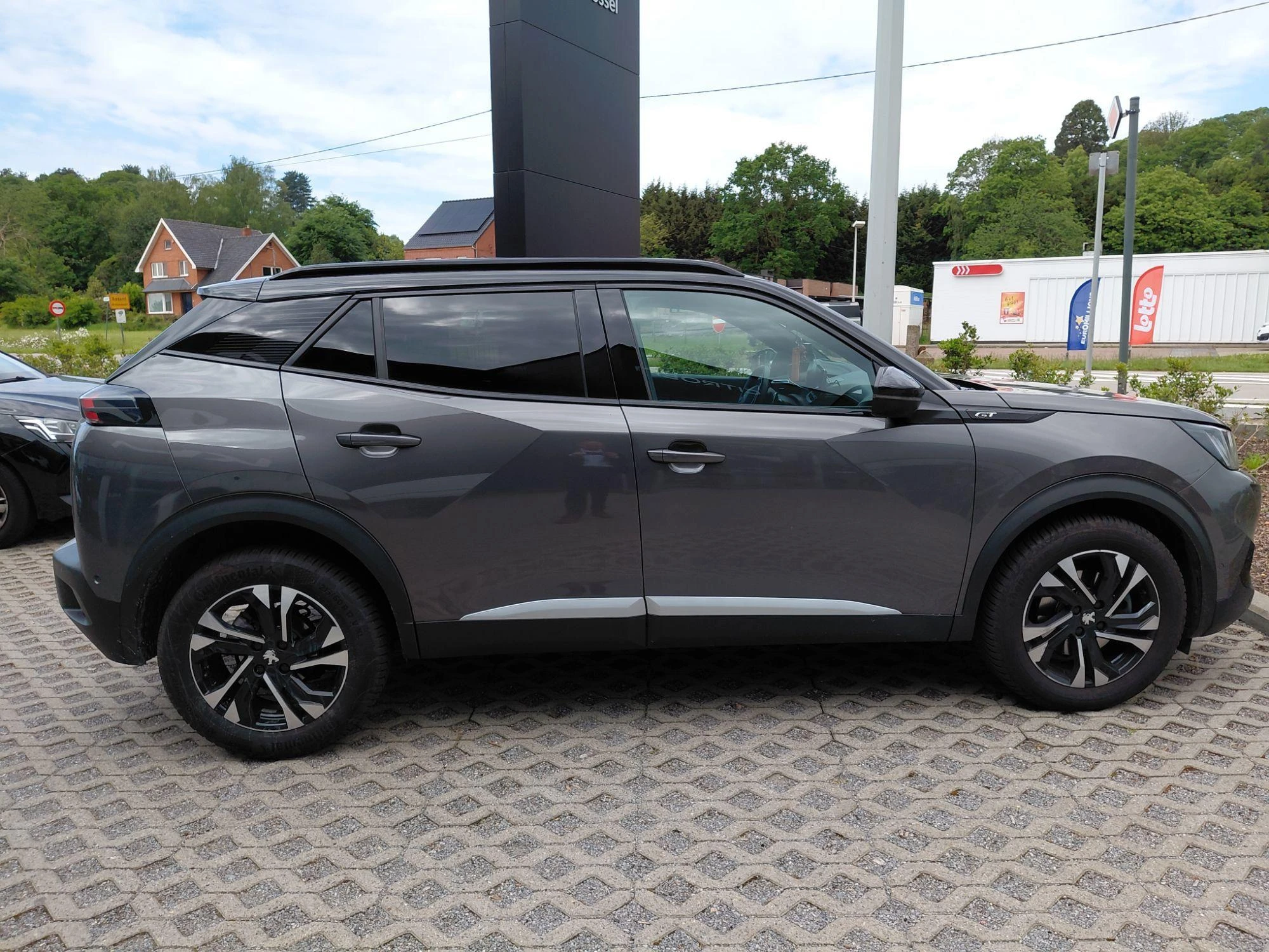 Peugeot-2008-image-2