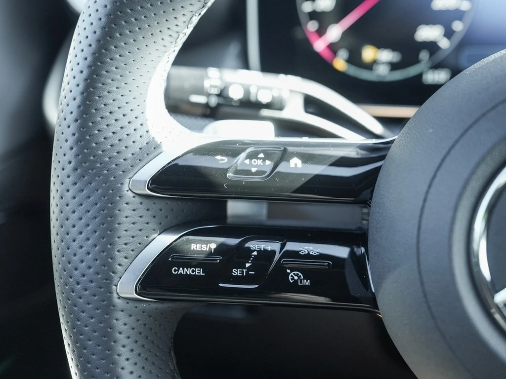 Mercedes-Benz-GLC-image-12