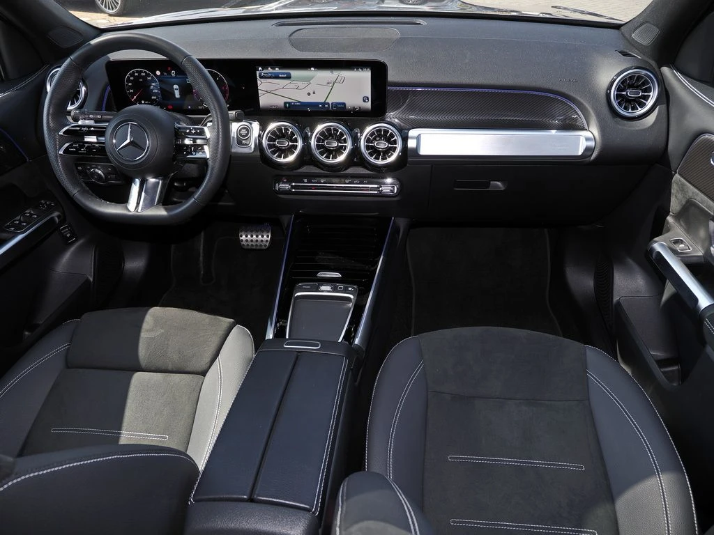 Mercedes-Benz-GLB 200 d-image-13