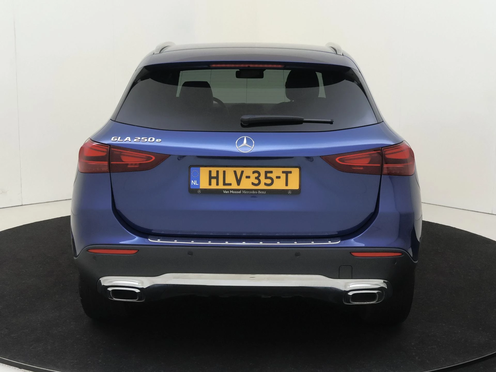 Mercedes-Benz-GLA-image-6