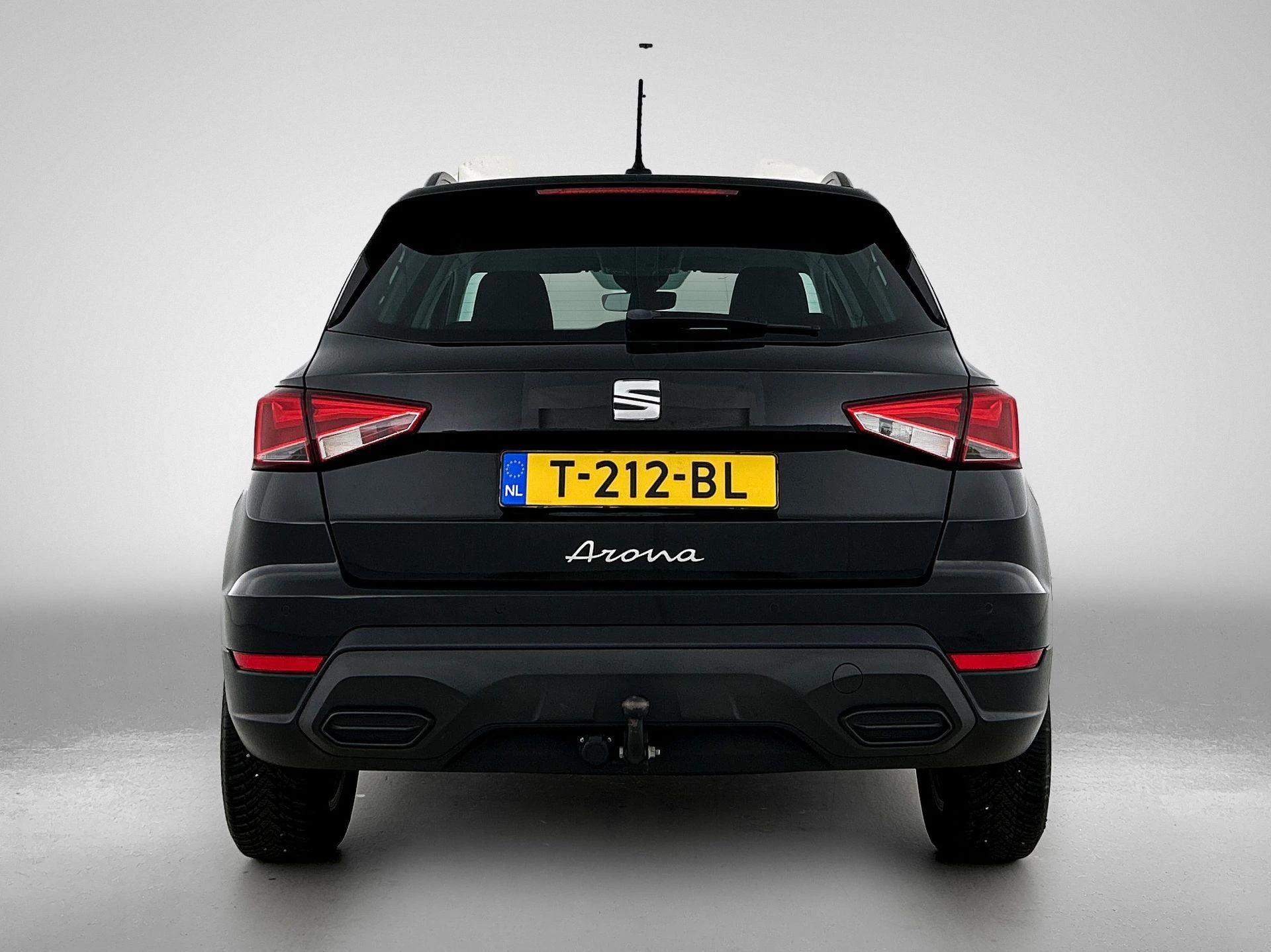 SEAT-Arona-image-2
