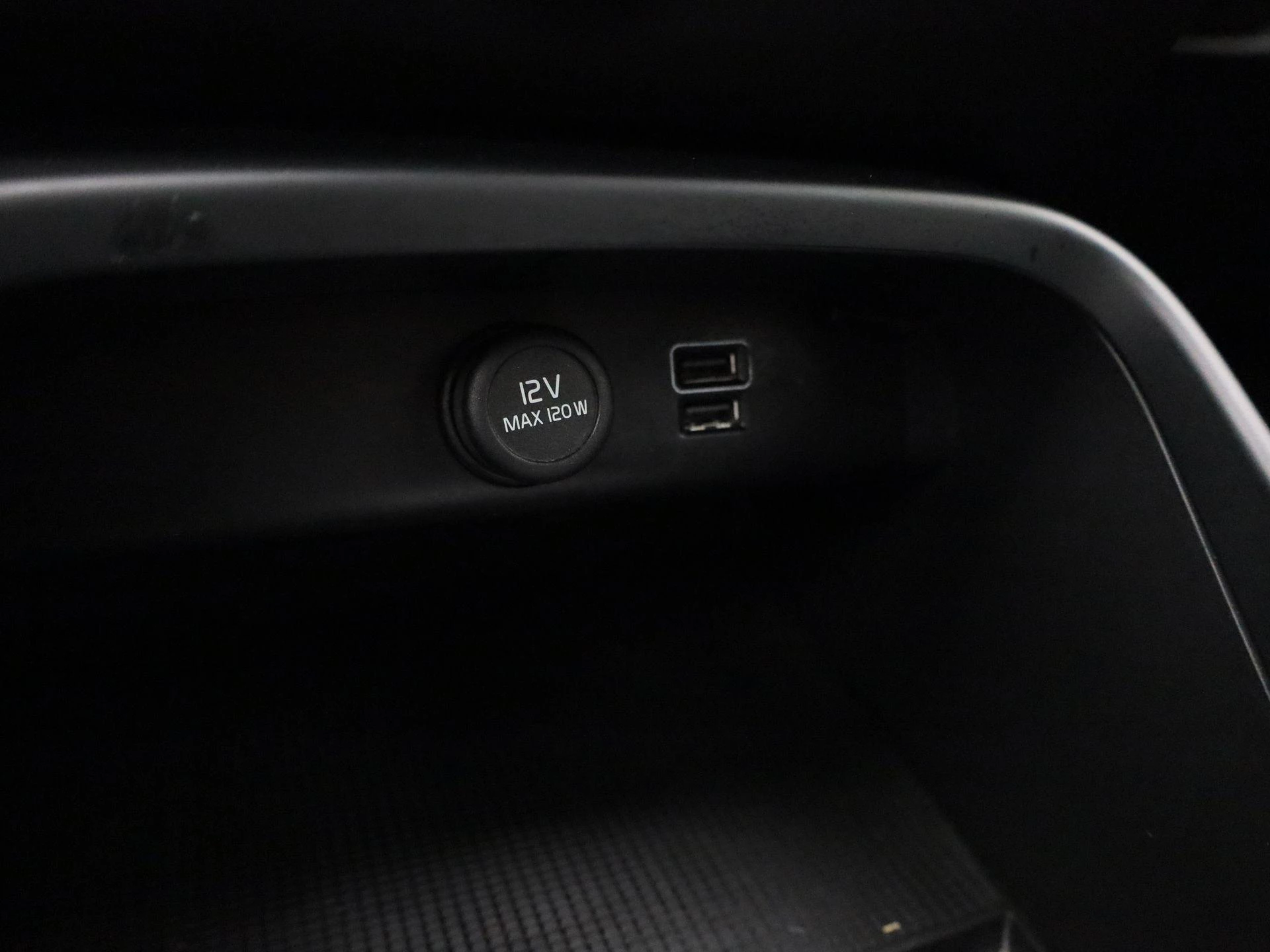 Volvo-XC40-image-21