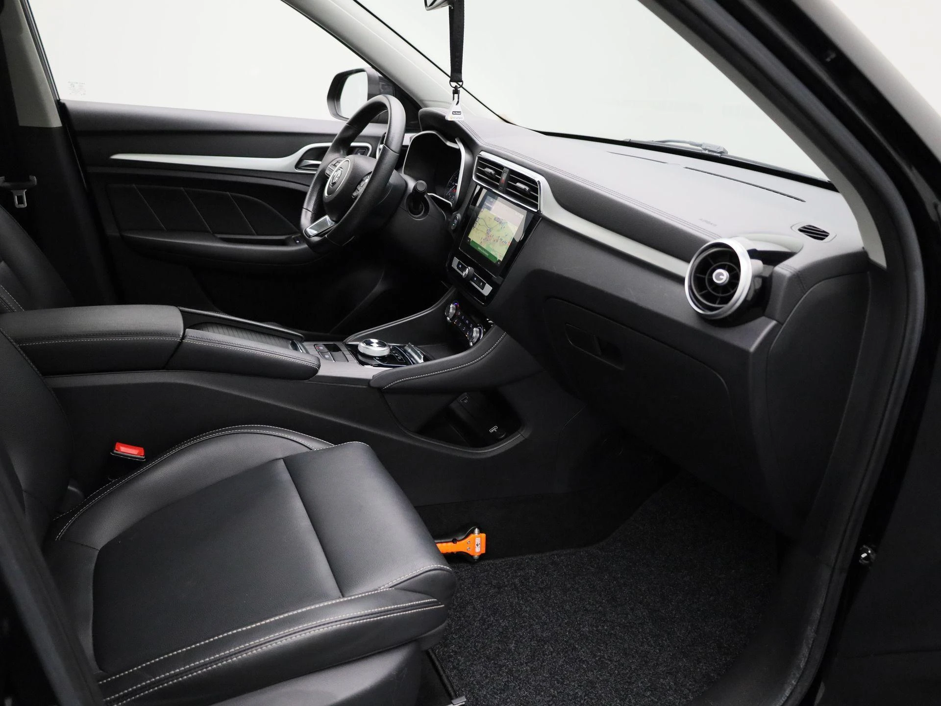 MG-ZS EV-image-9