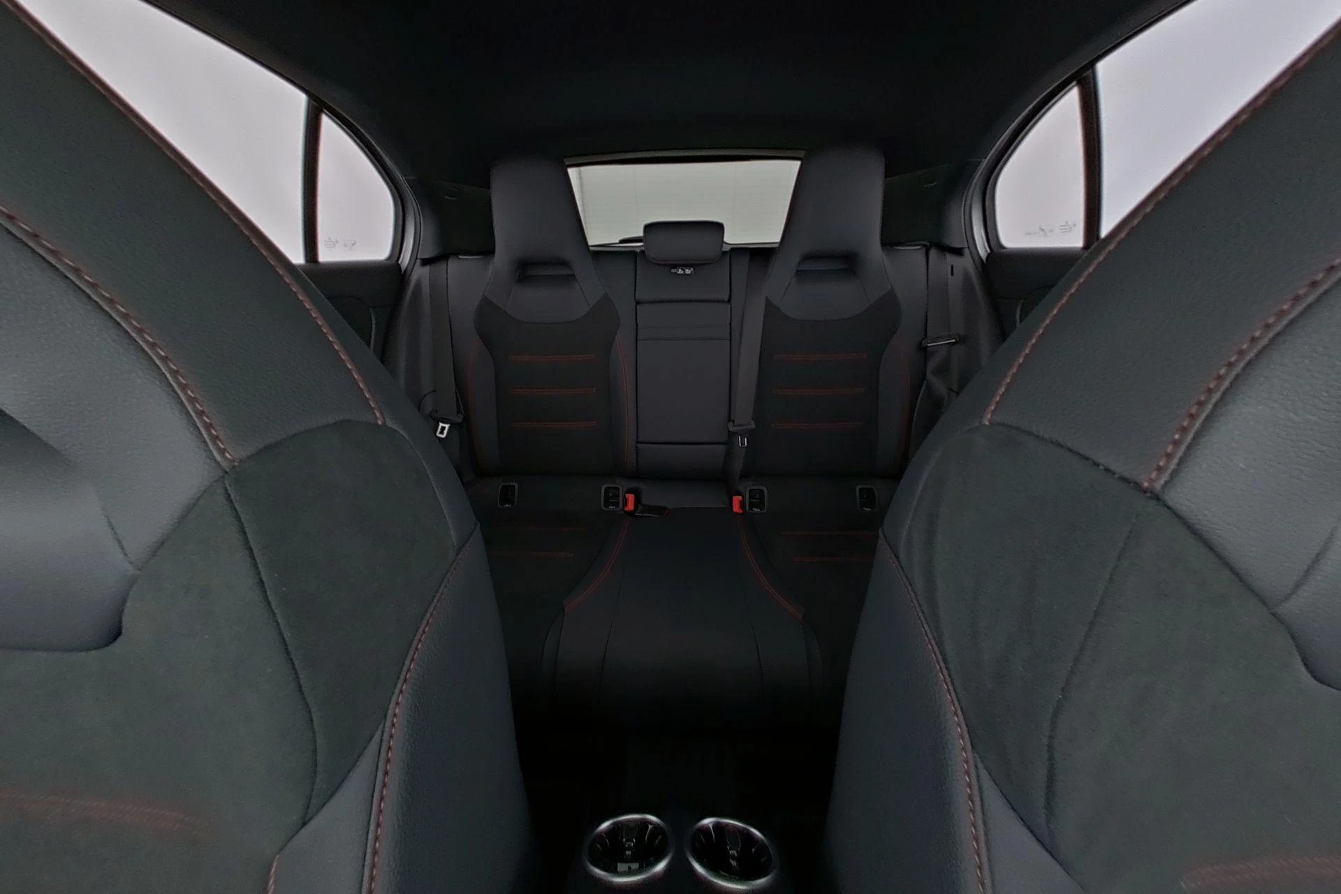 Mercedes-Benz A-Klasse 250 e AMG Line + PANO DAK + NIGHTPAKKET + CARPLAY +