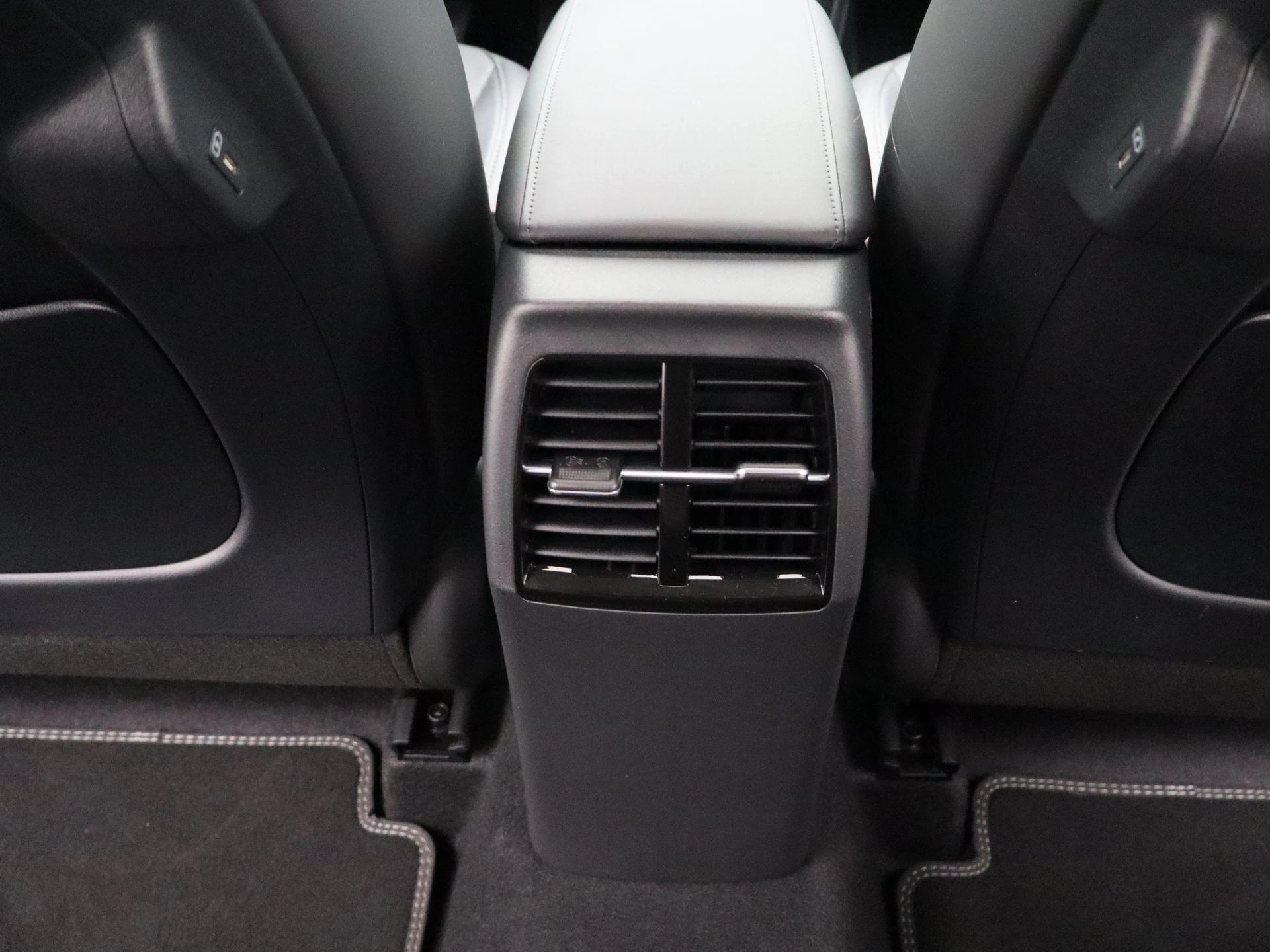 Kia-Niro-image-38